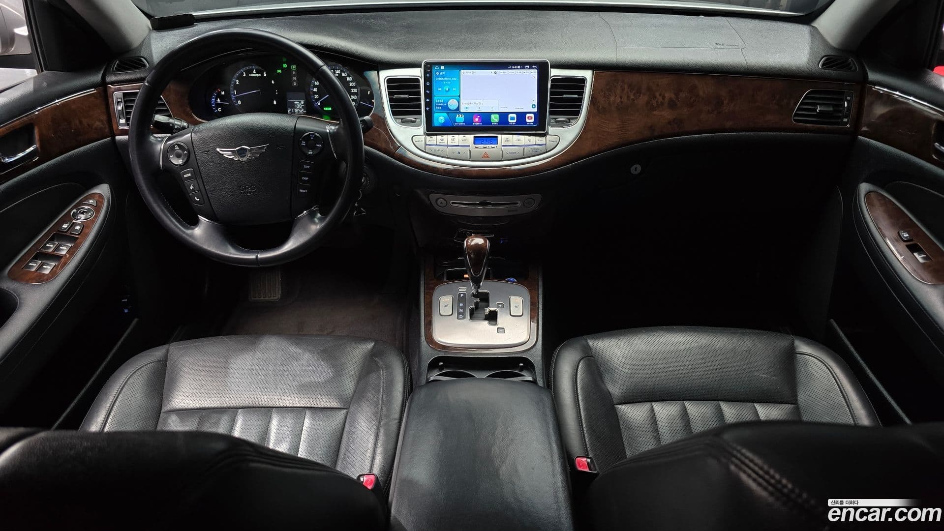 Main__Slider__Photo:Genesis Hyundai 2010.2-6