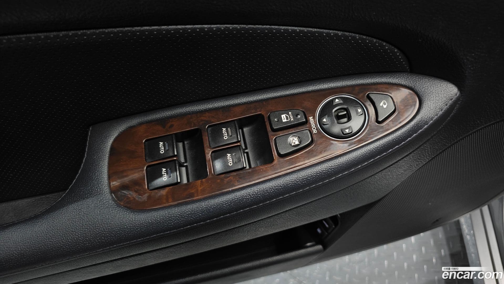 Main__Slider__Photo:Genesis Hyundai 2010.2-16