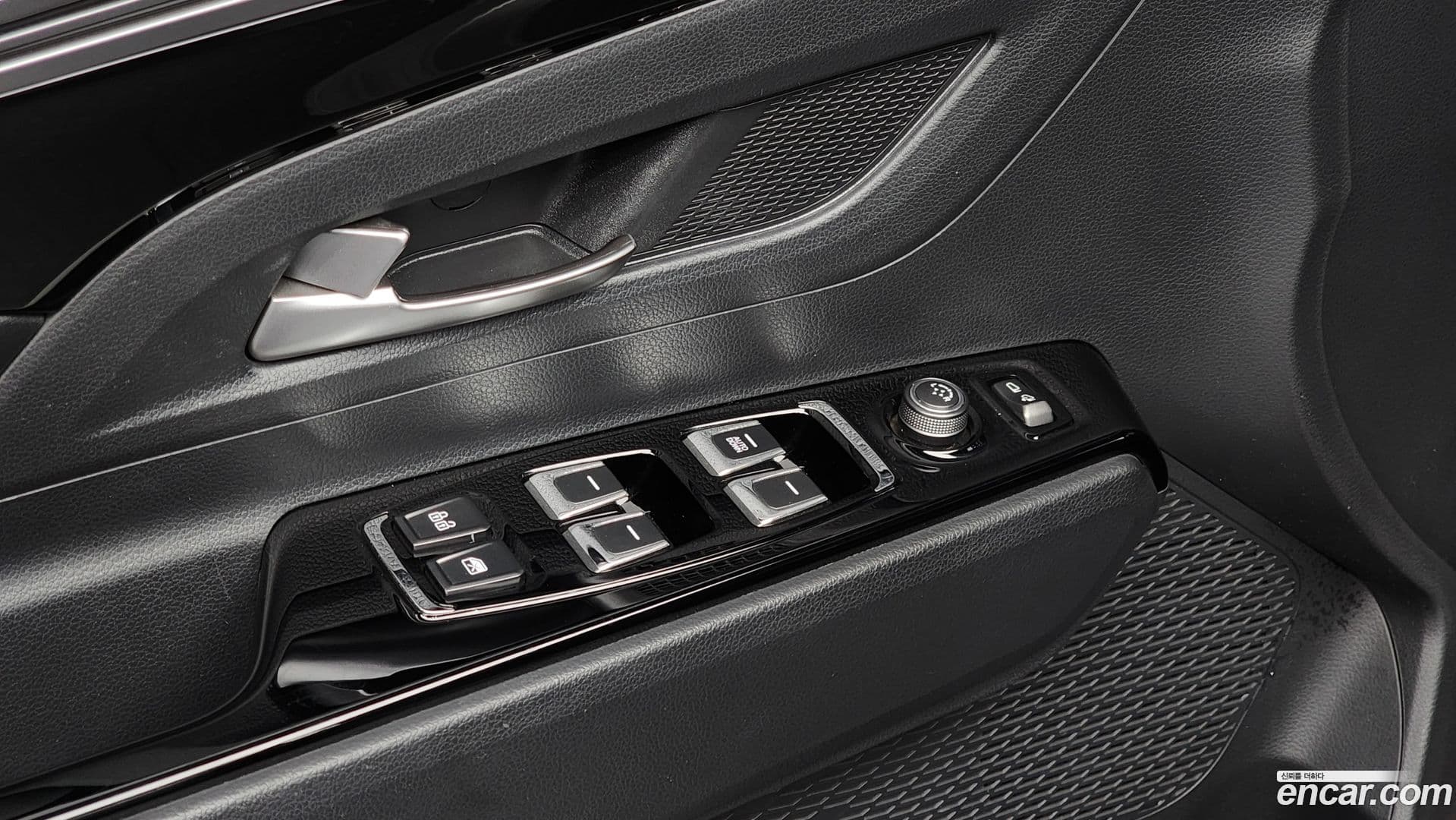 Main__Slider__Photo:KORANDO KG_Mobility_Ssangyong 2019.11-12