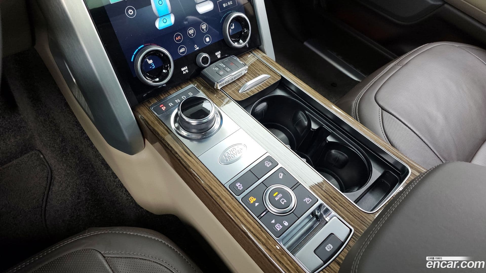 Main__Slider__Photo:Range Rover Land Rover 2018.9-8