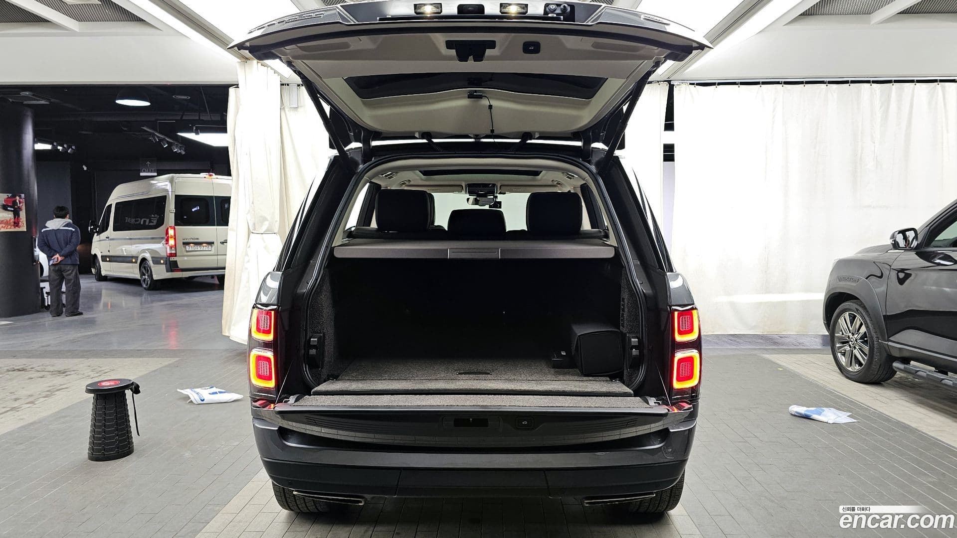 Main__Slider__Photo:Range Rover Land Rover 2018.9-19