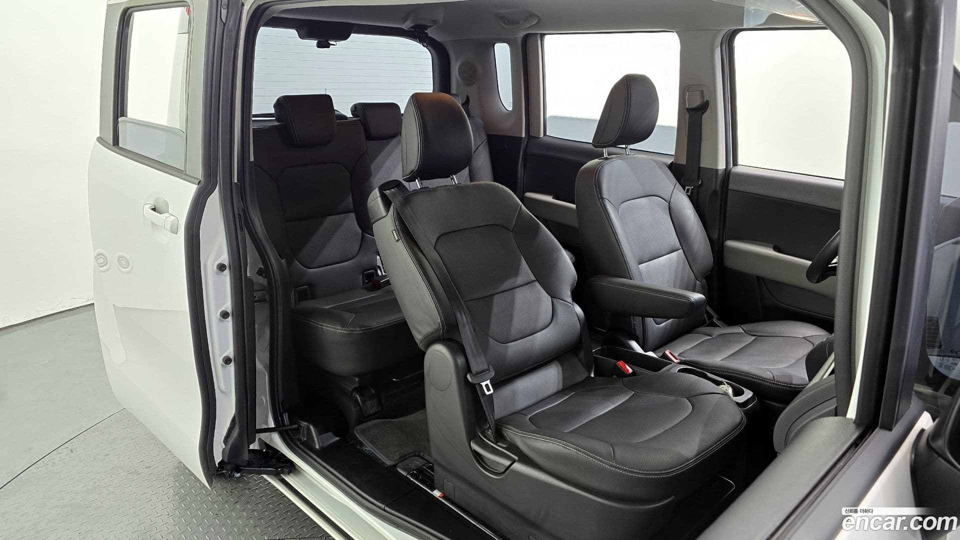 Main__Slider__Photo:RAY Kia 2024.2-11