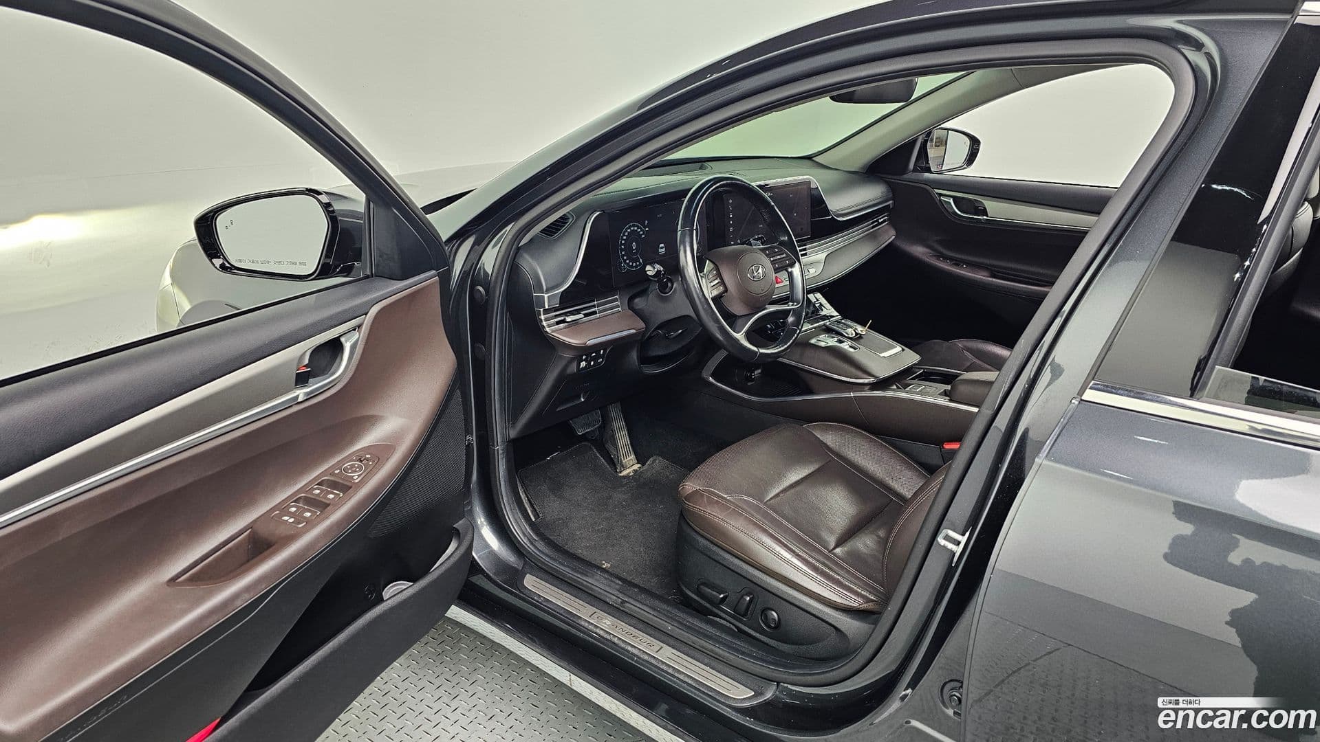 Main__Slider__Photo:Grandeur Hyundai 2021.2-10