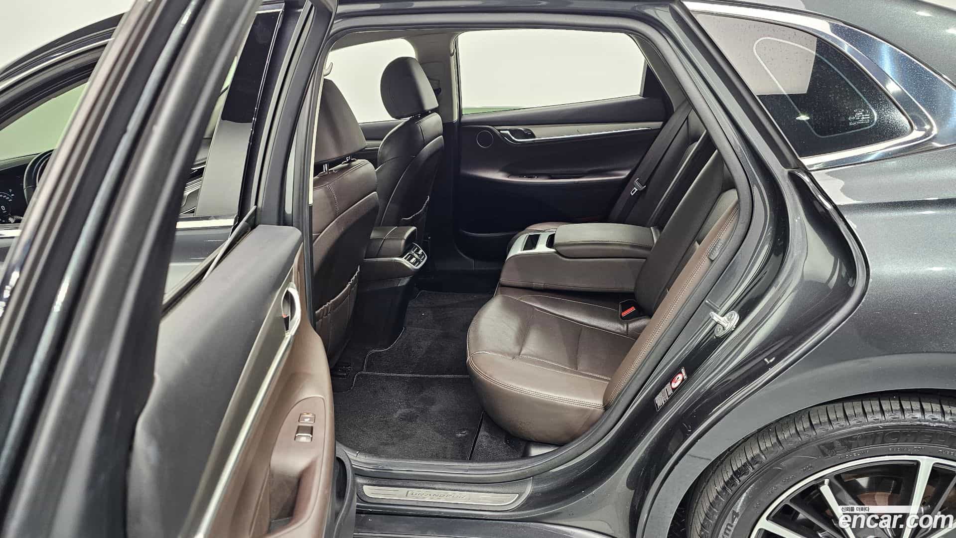 Grandeur Hyundai 2021.2-OPTION-016