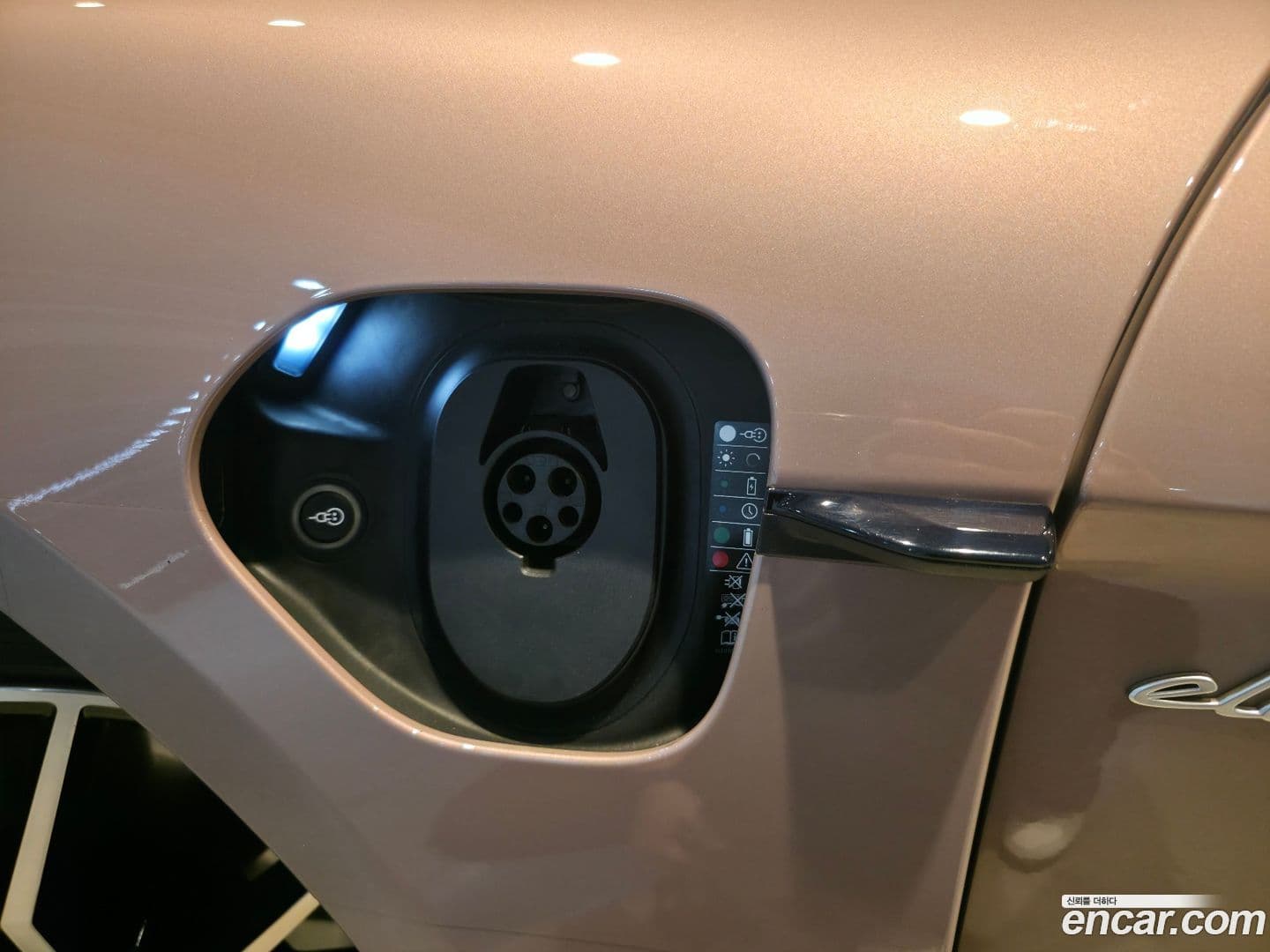 Main__Slider__Photo:Taycan Porsche 2022.4-2