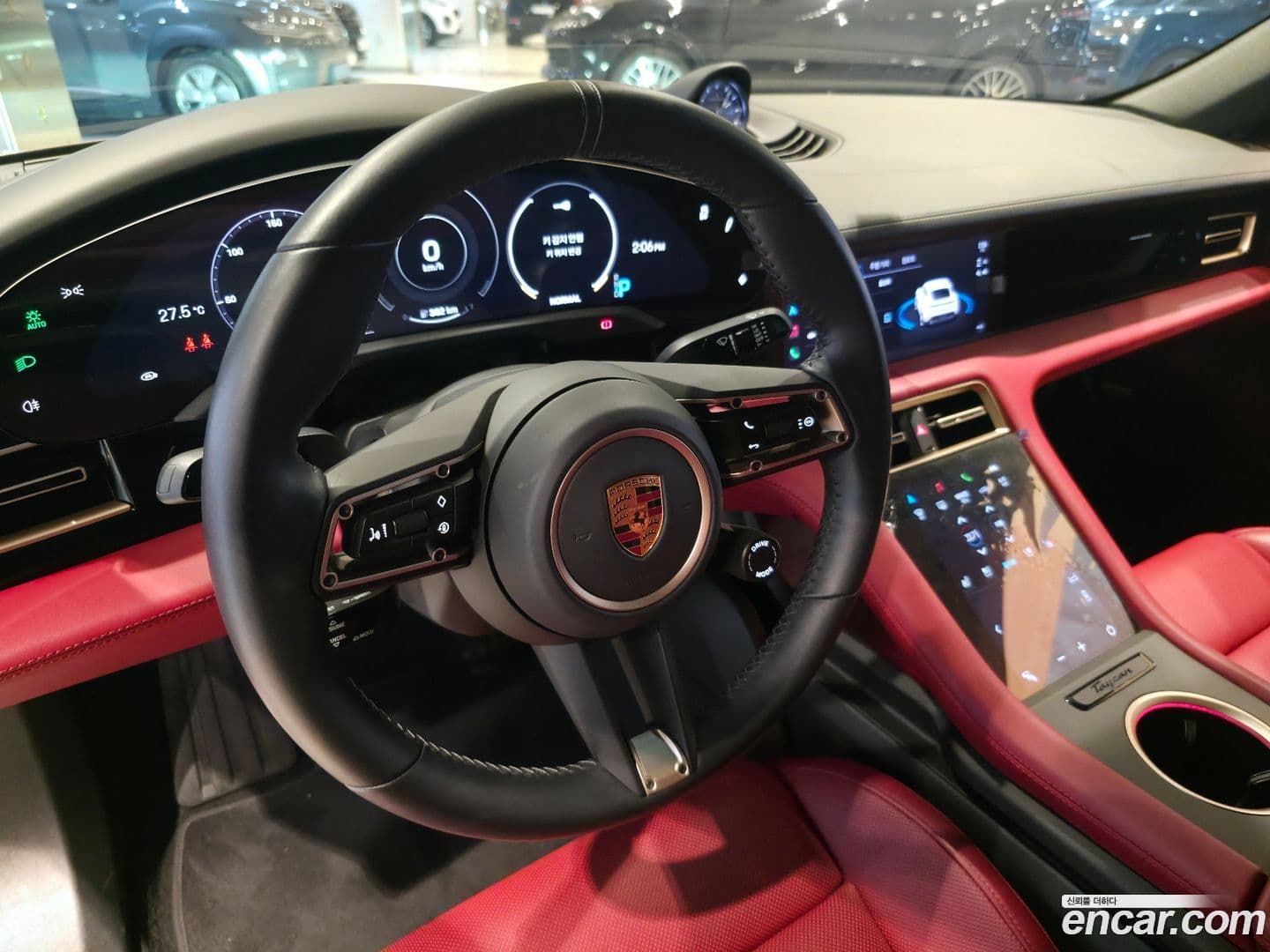 Main__Slider__Photo:Taycan Porsche 2022.4-3