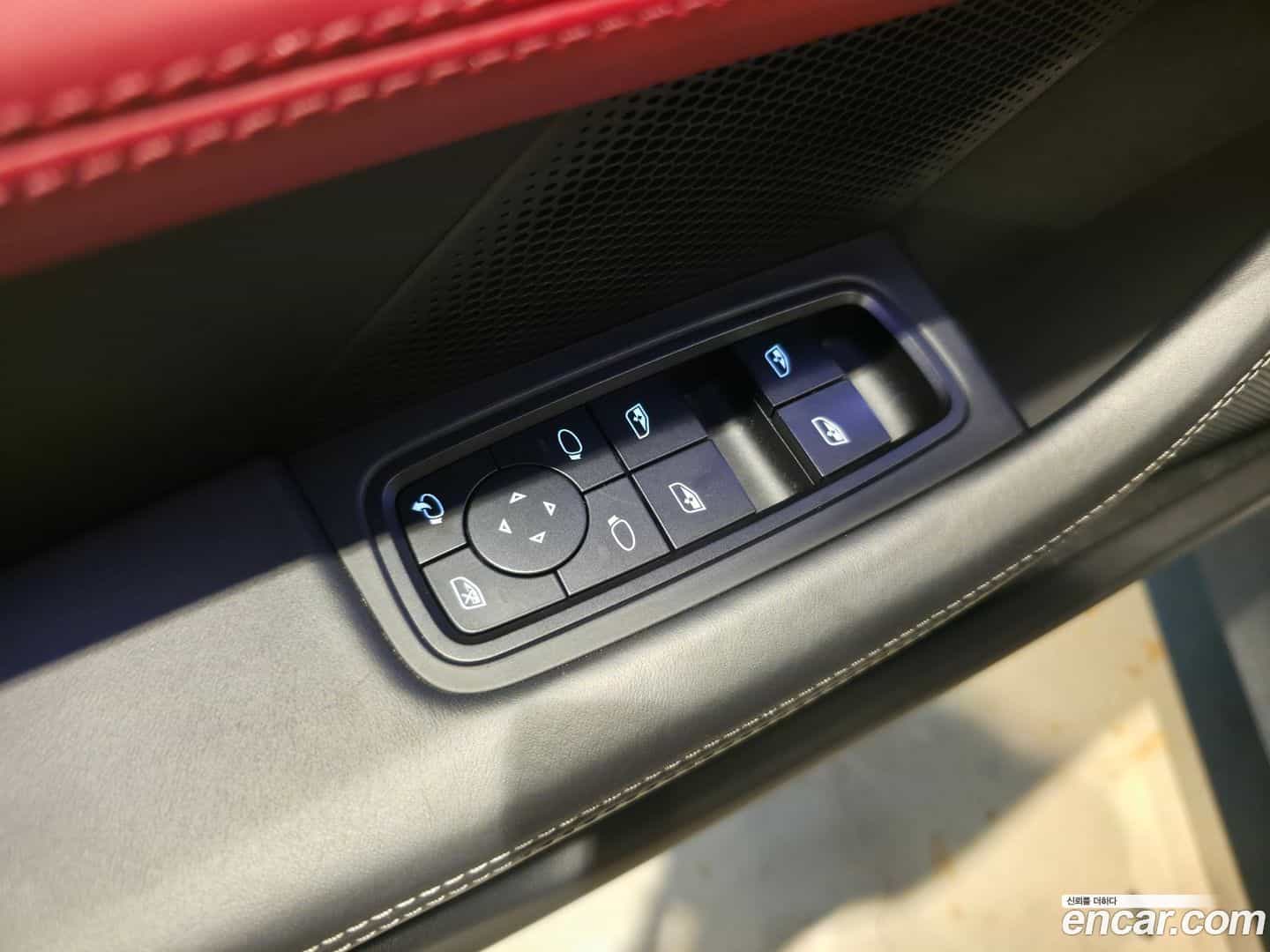 Taycan Porsche 2022.4-OPTION-022