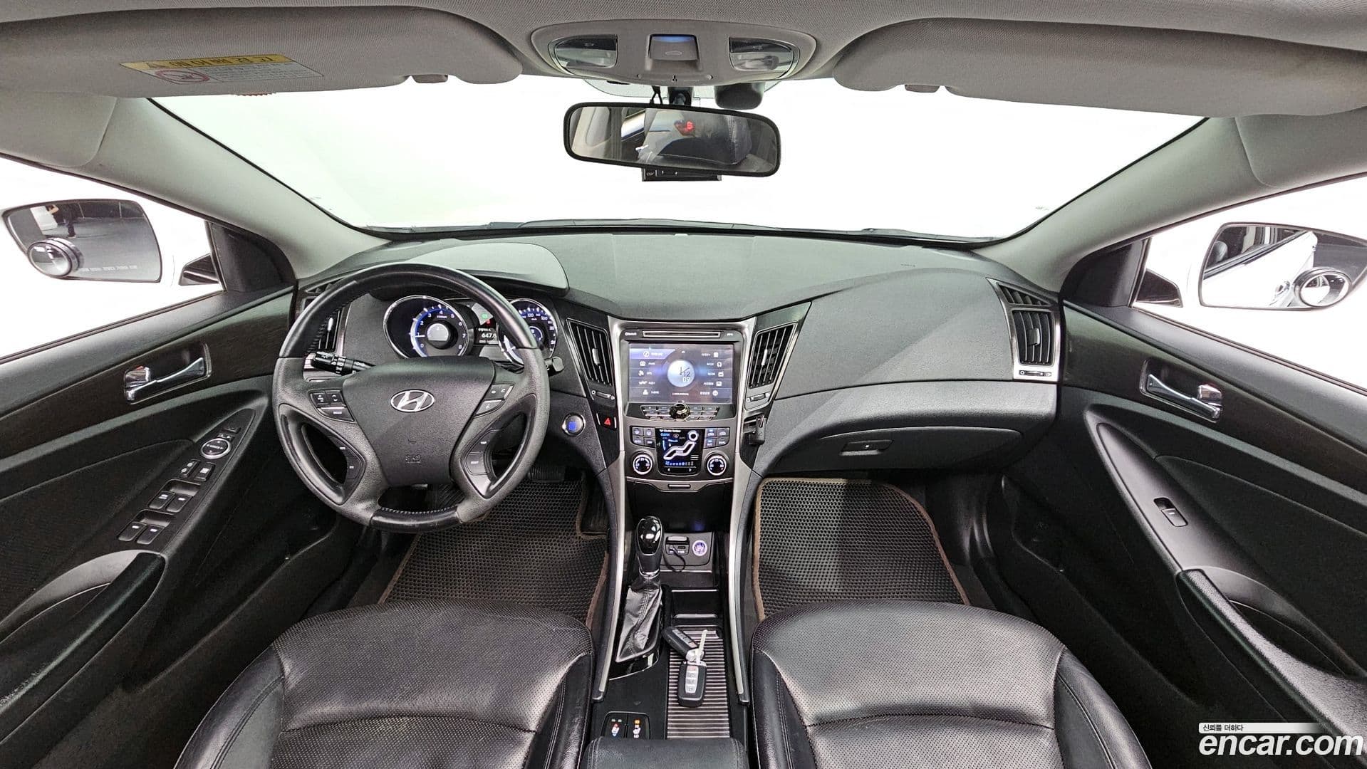 Main__Slider__Photo:Sonata Hyundai 2012.1-6