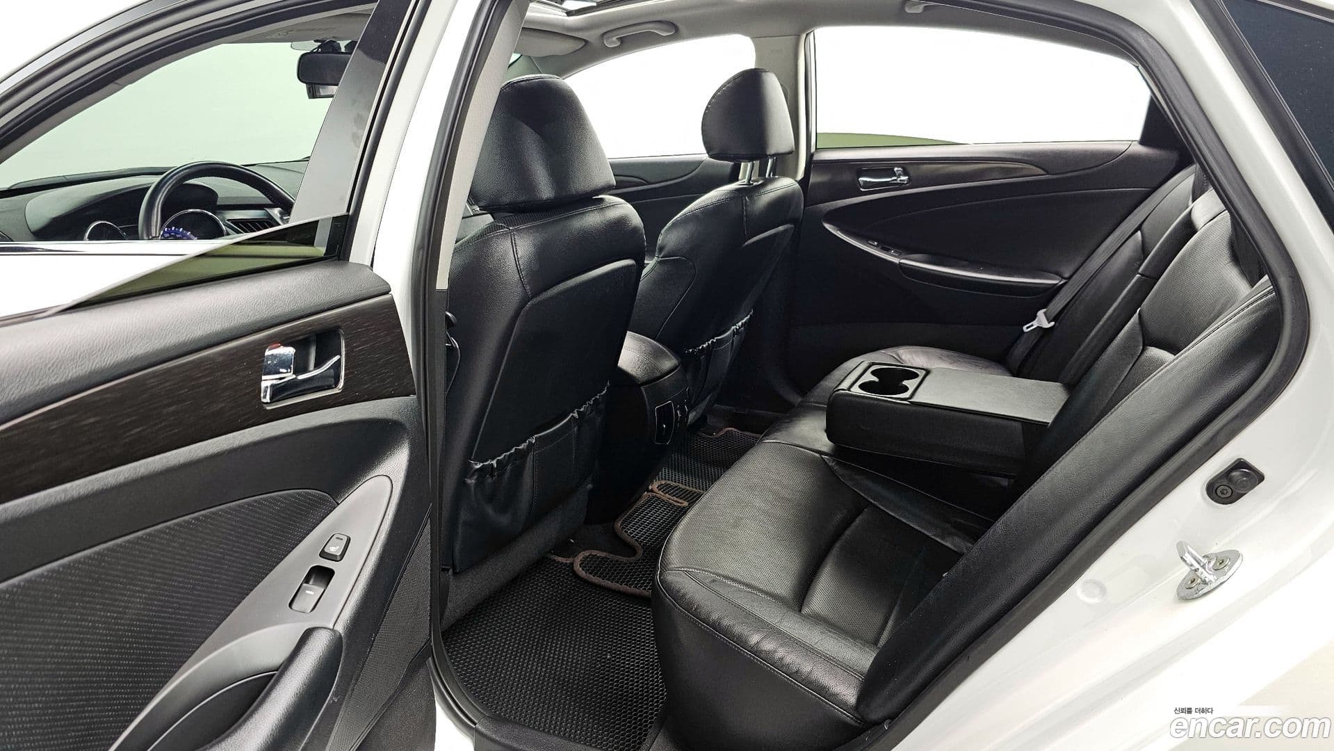 Main__Slider__Photo:Sonata Hyundai 2012.1-10