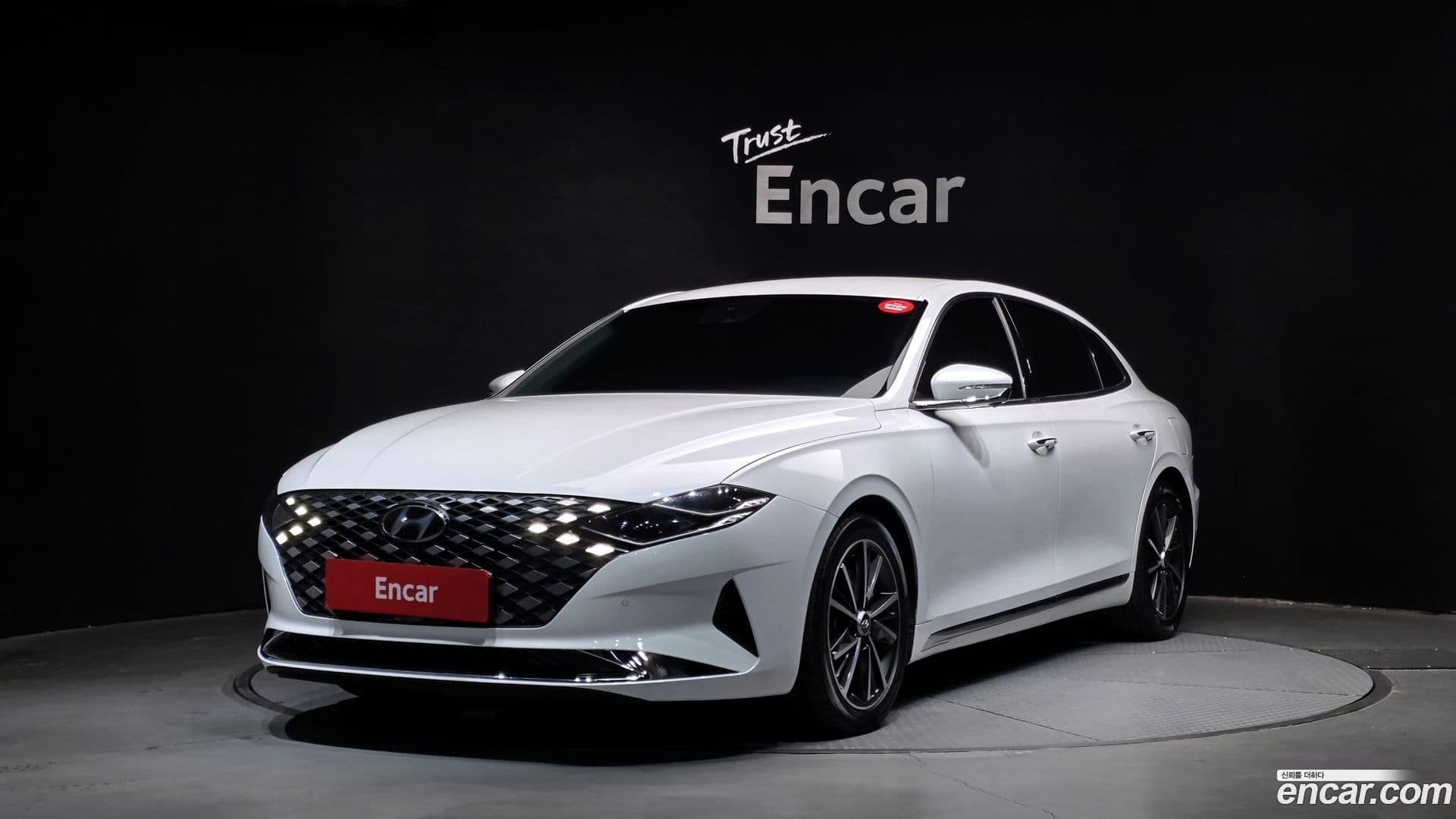 Main__Slider__Photo:Grandeur Hyundai 2020.6-0