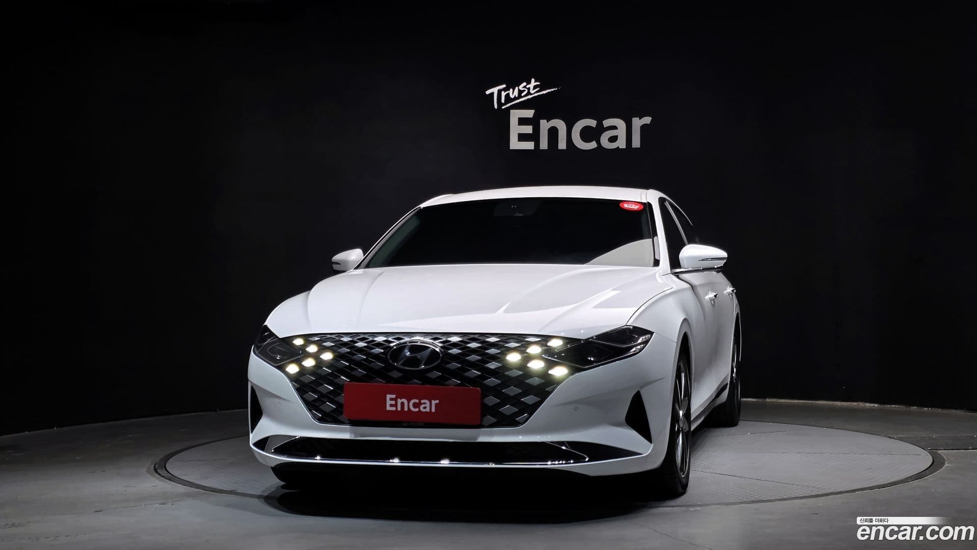 Main__Slider__Photo:Grandeur Hyundai 2020.6-2