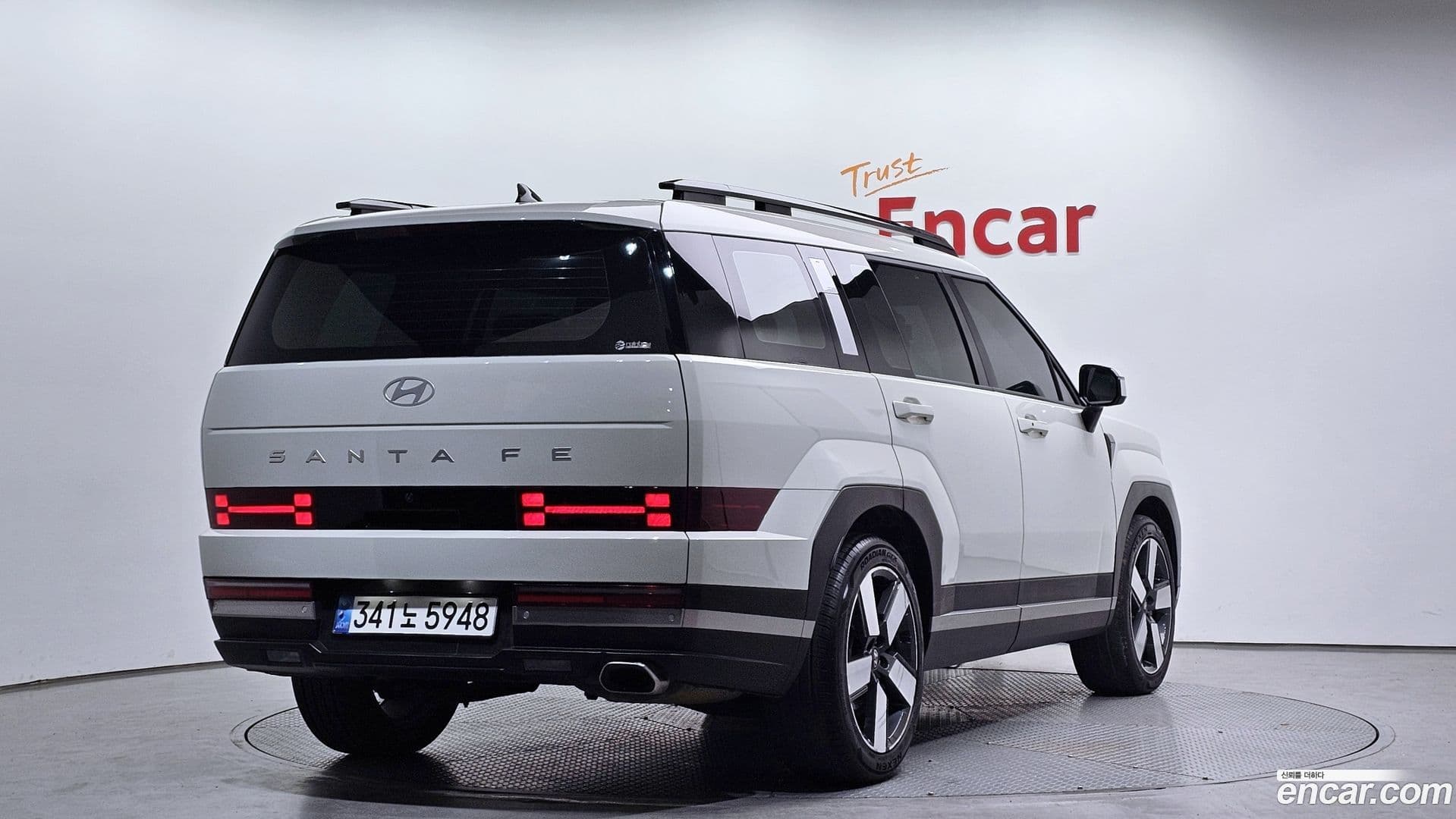 Main__Slider__Photo:Santafe Hyundai 2024.0-1