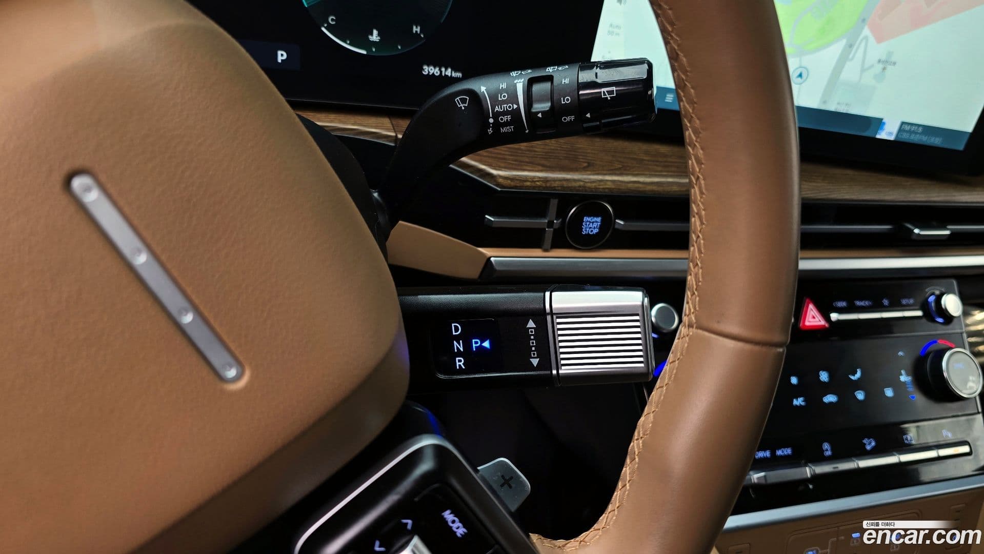 Main__Slider__Photo:Santafe Hyundai 2024.0-8