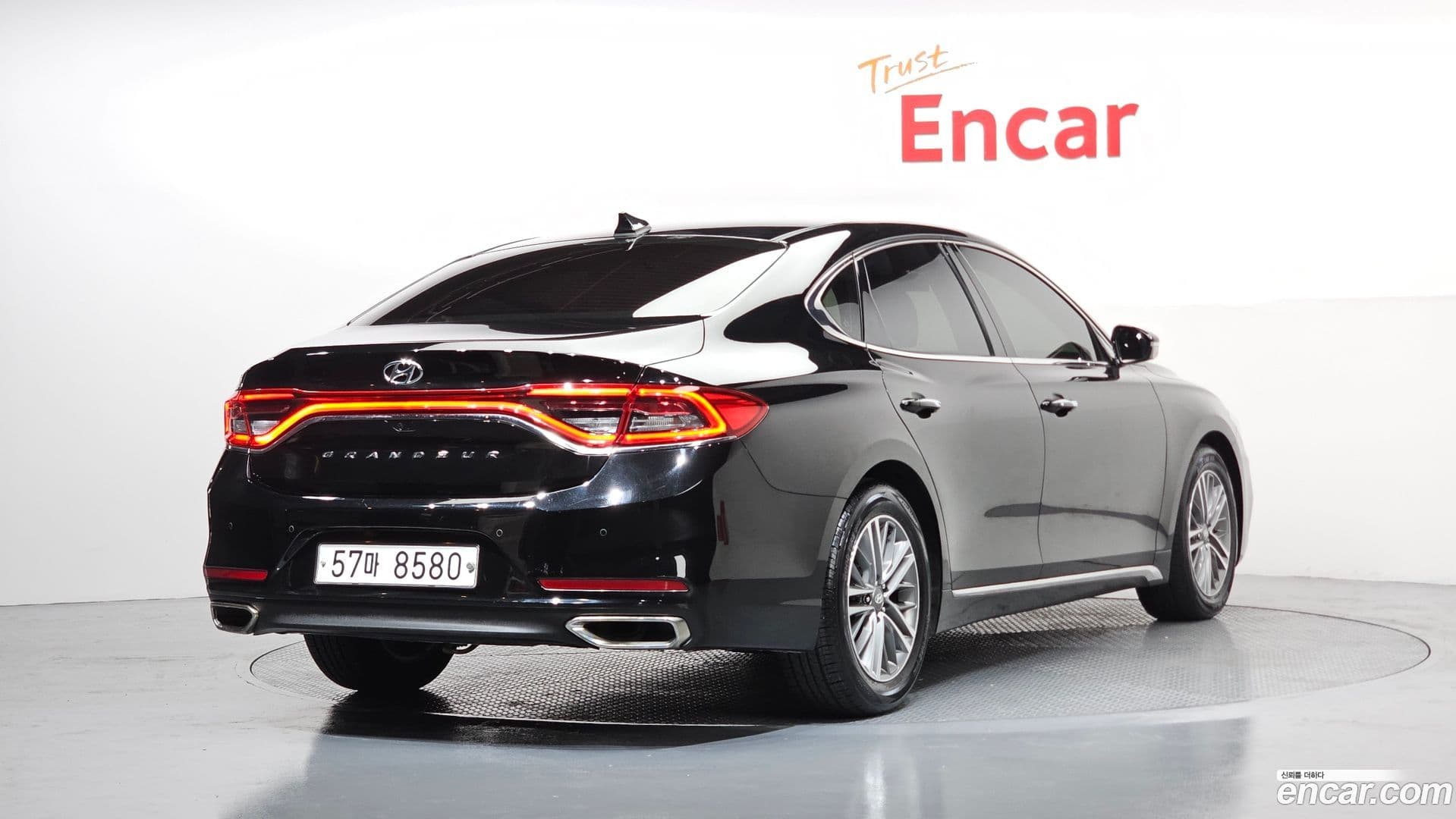 Main__Slider__Photo:Grandeur Hyundai 2017.7-1