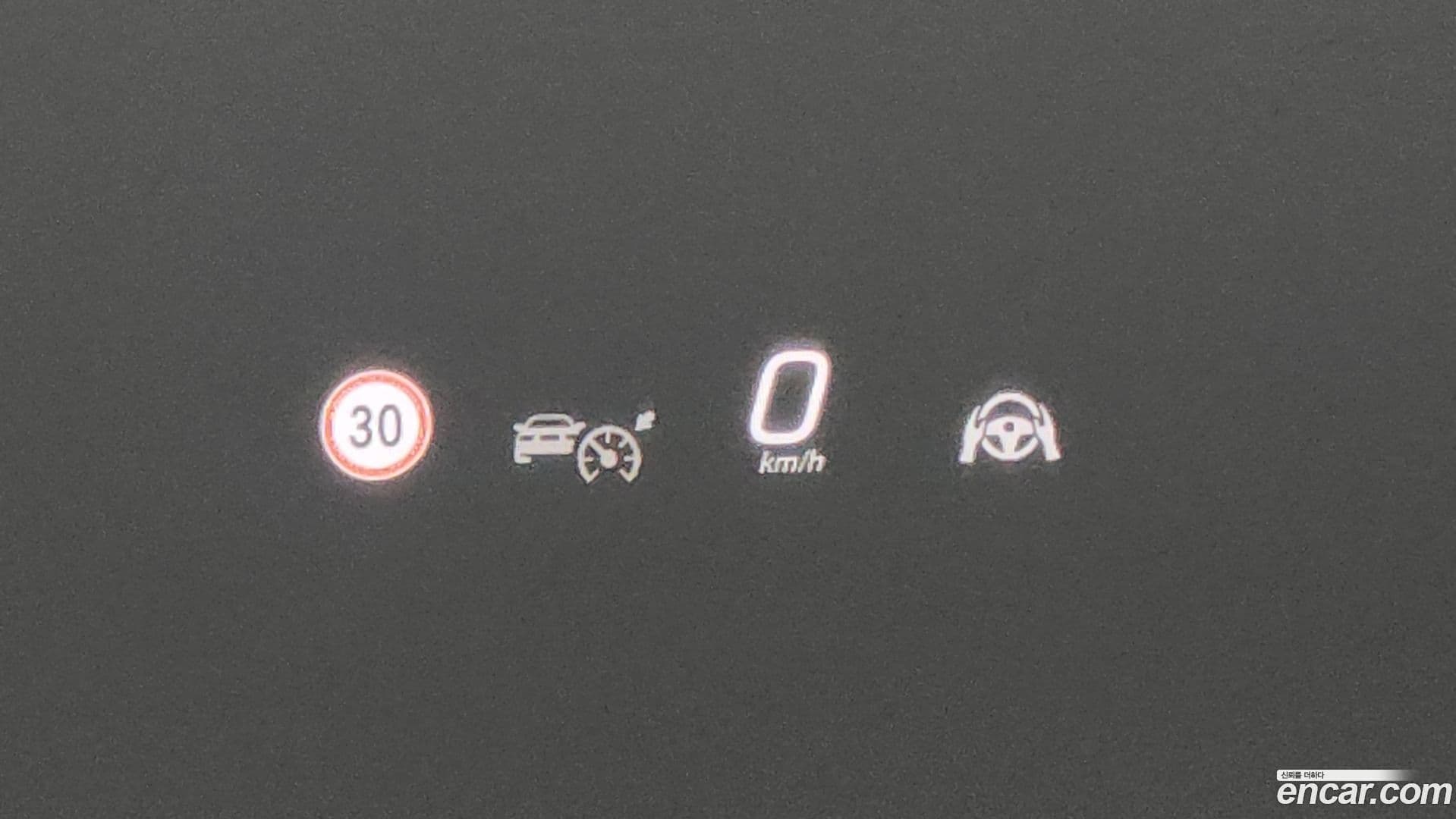 Main__Slider__Photo:E-Class Mercedes-Benz 2024.5-16