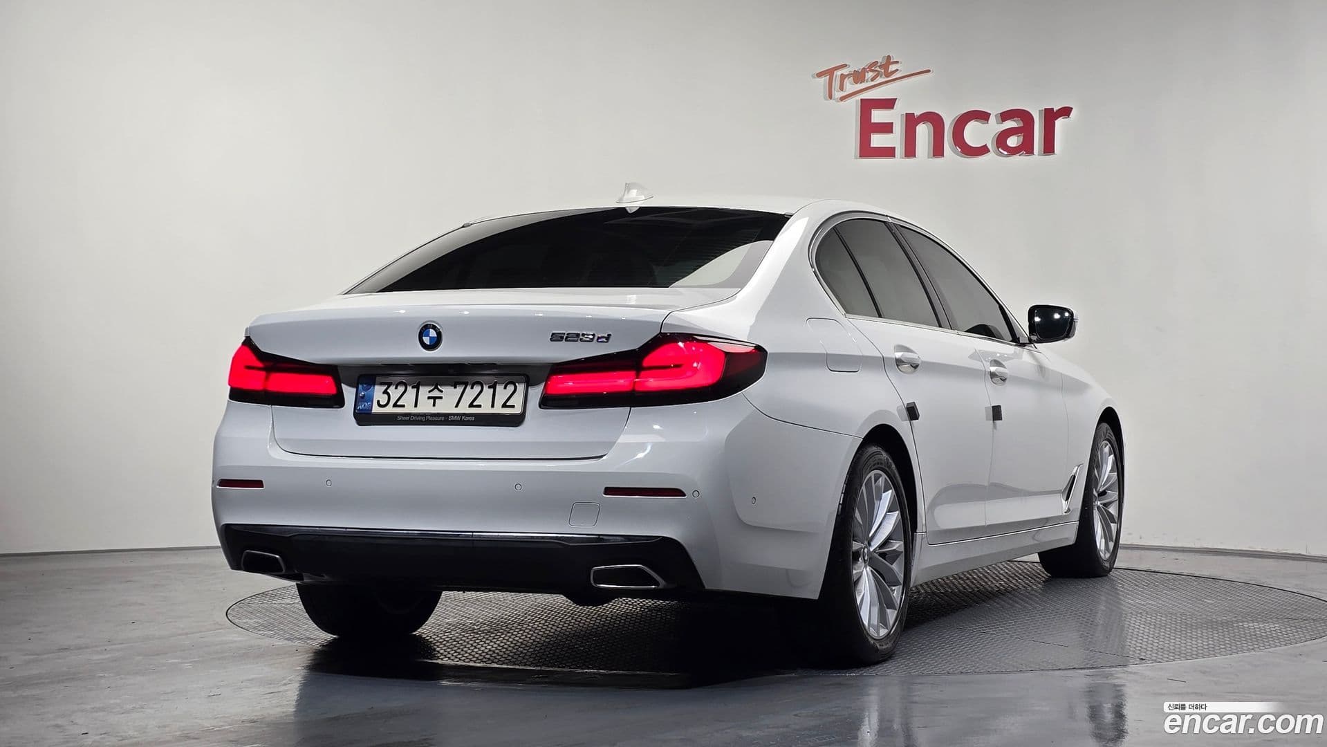 Main__Slider__Photo:5-Series BMW 2021.3-1