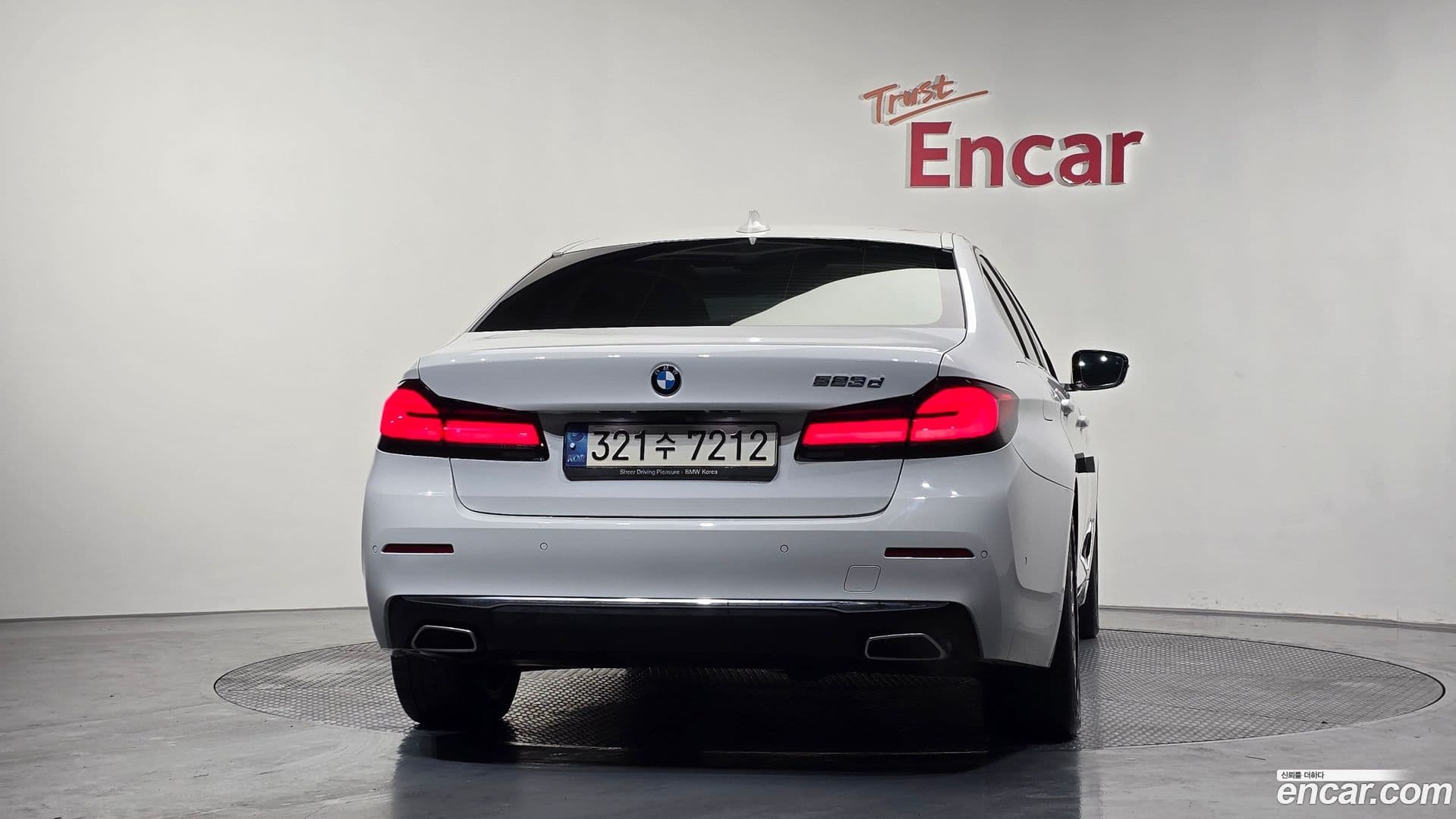 Main__Slider__Photo:5-Series BMW 2021.3-3