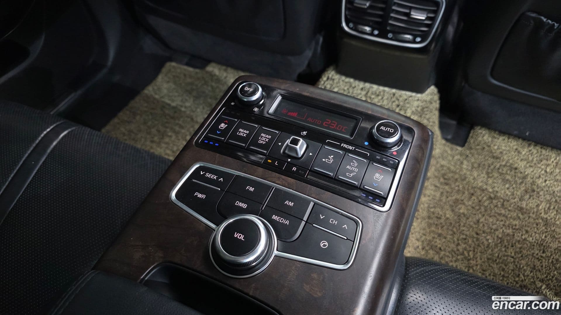 Main__Slider__Photo:K9 Kia 2012.7-16