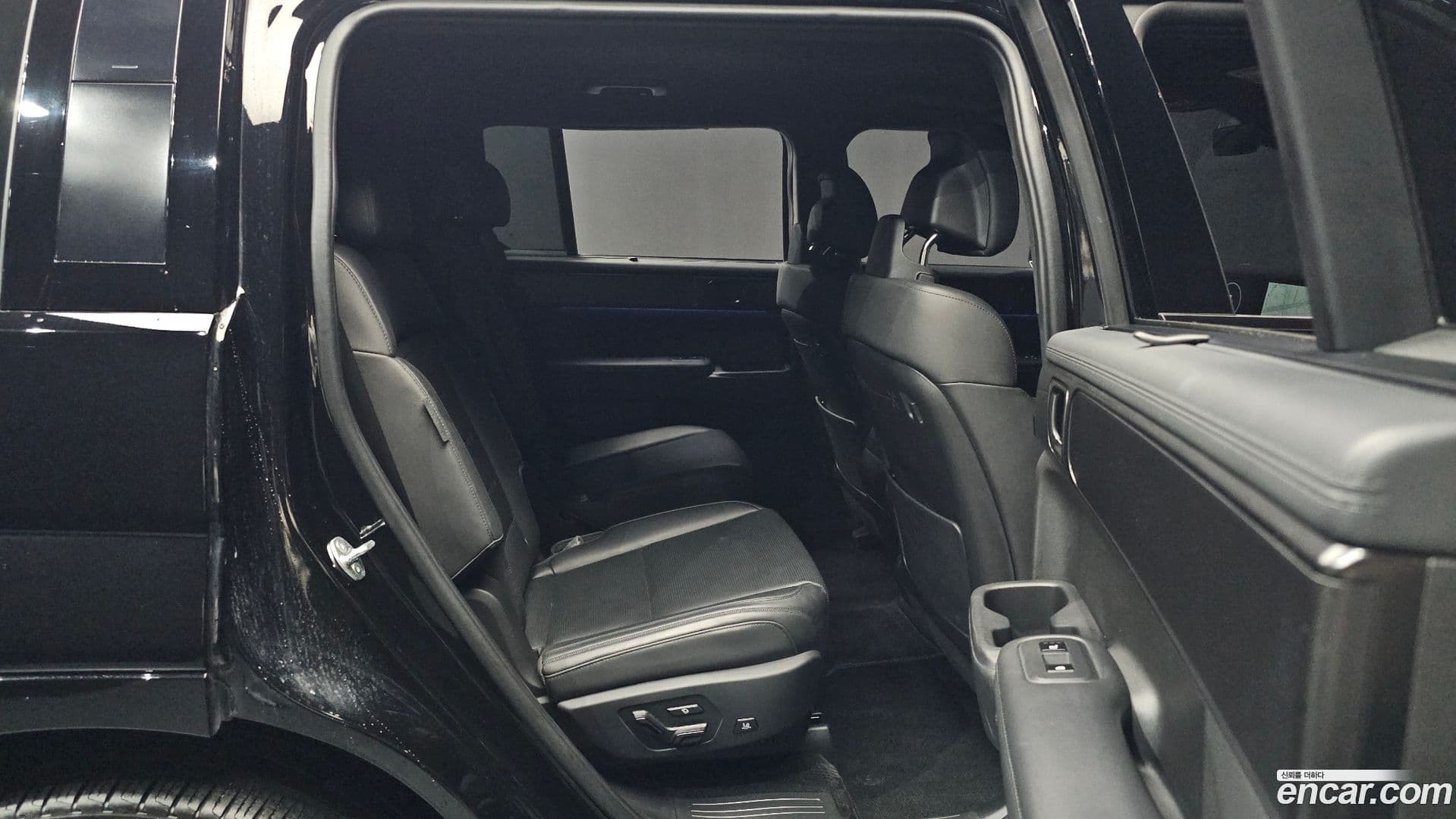 Main__Slider__Photo:Santafe Hyundai 2024.0-11