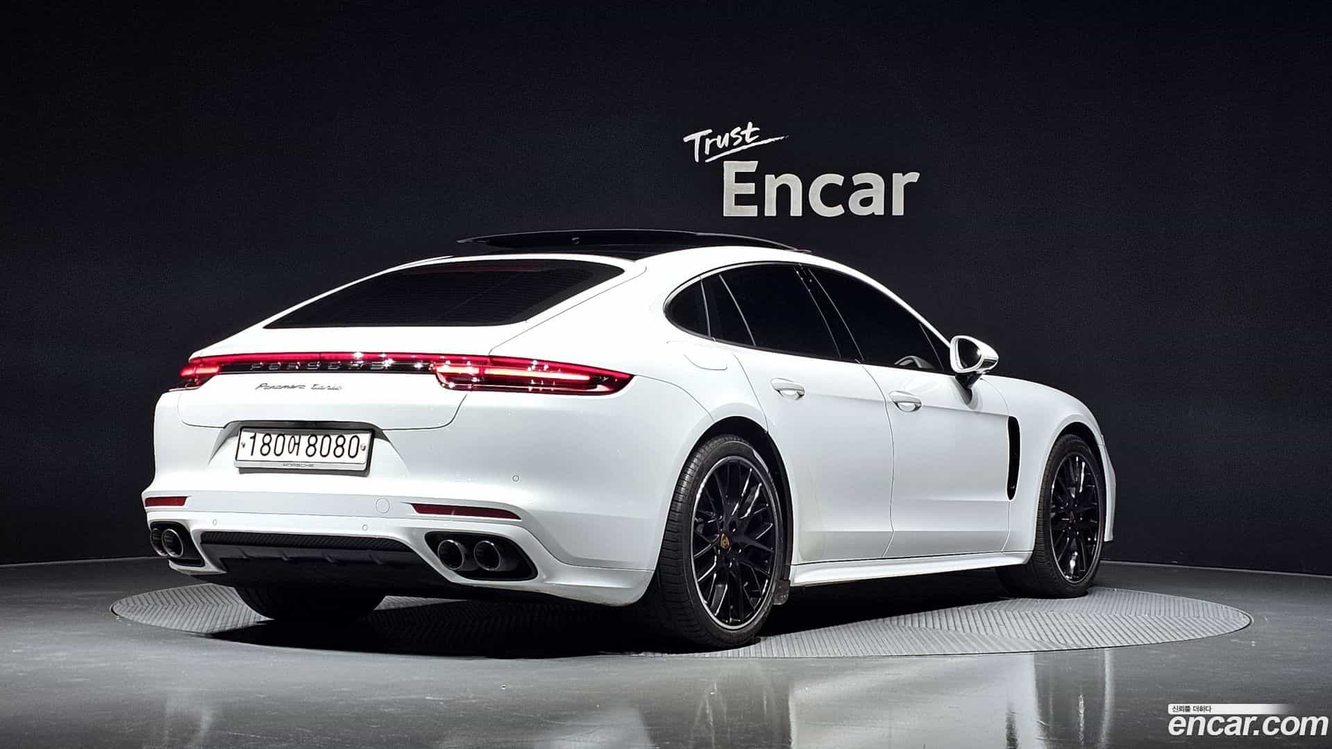 Panamera Porsche 2019.8-OUTER-002