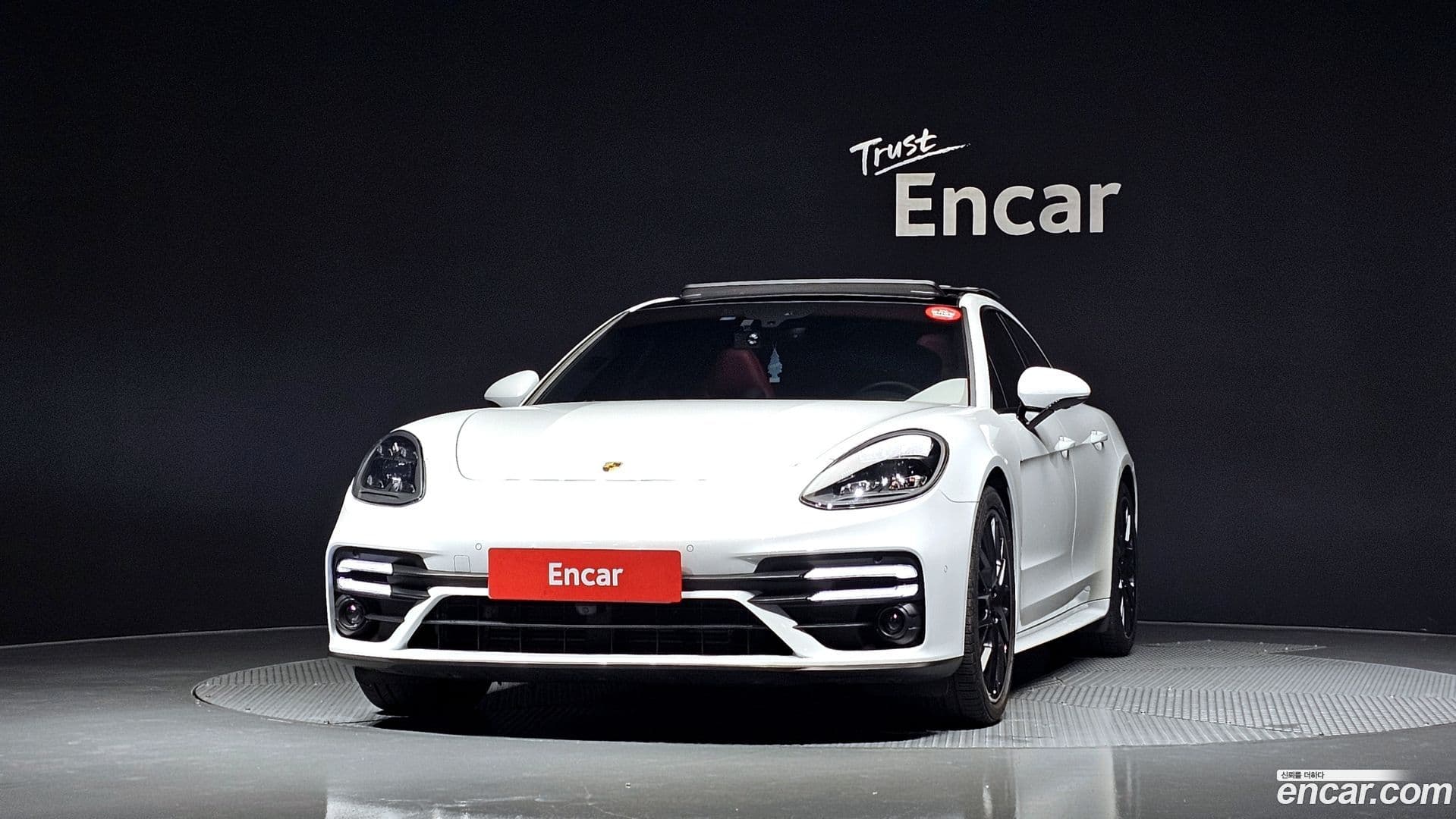 Main__Slider__Photo:Panamera Porsche 2019.8-2