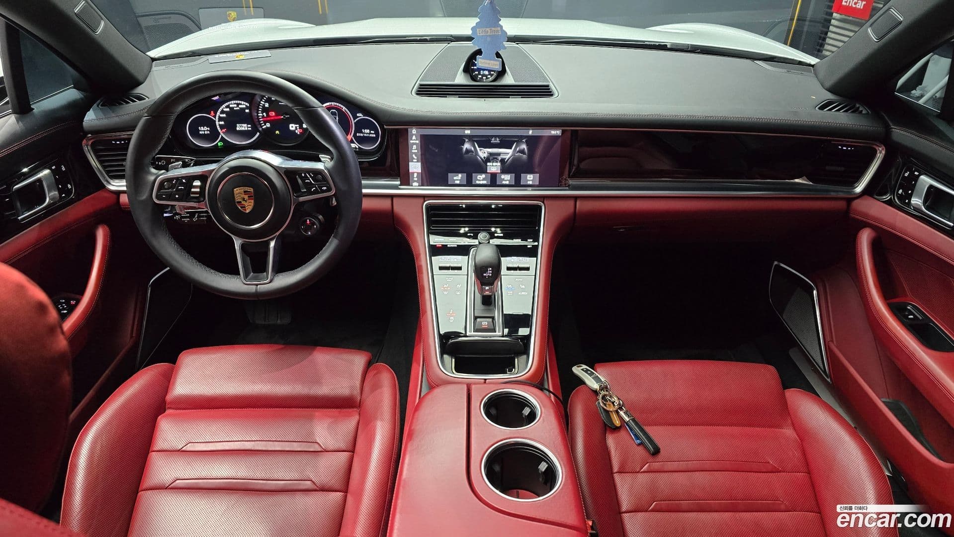 Main__Slider__Photo:Panamera Porsche 2019.8-6