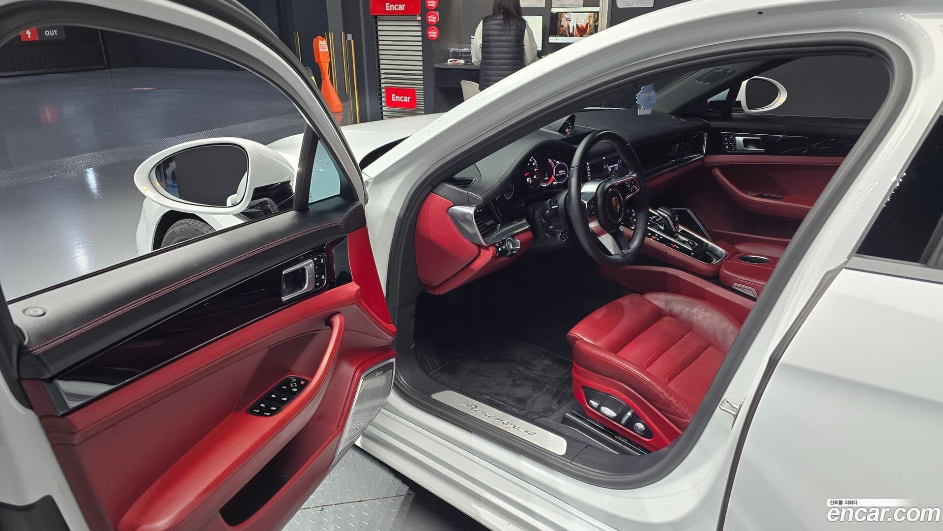 Main__Slider__Photo:Panamera Porsche 2019.8-9