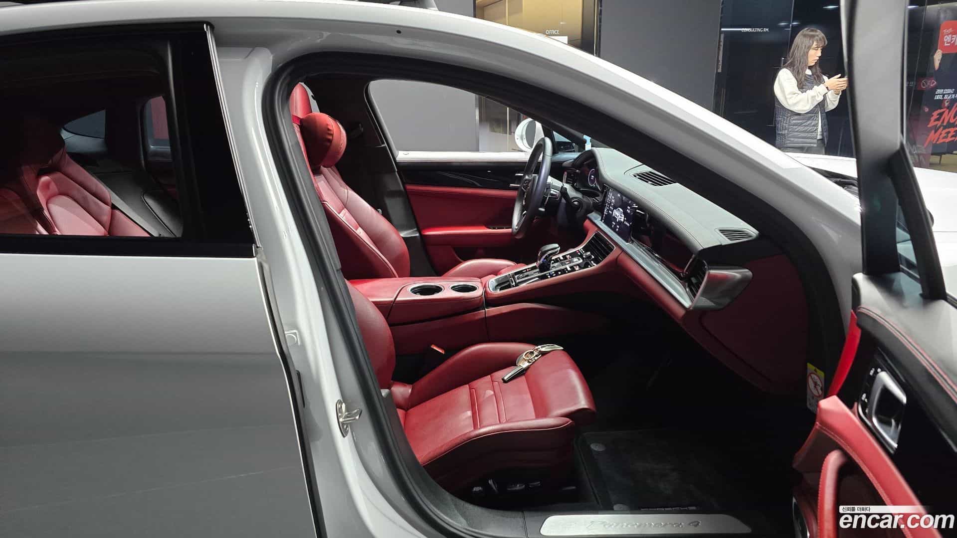 Panamera Porsche 2019.8-OPTION-015