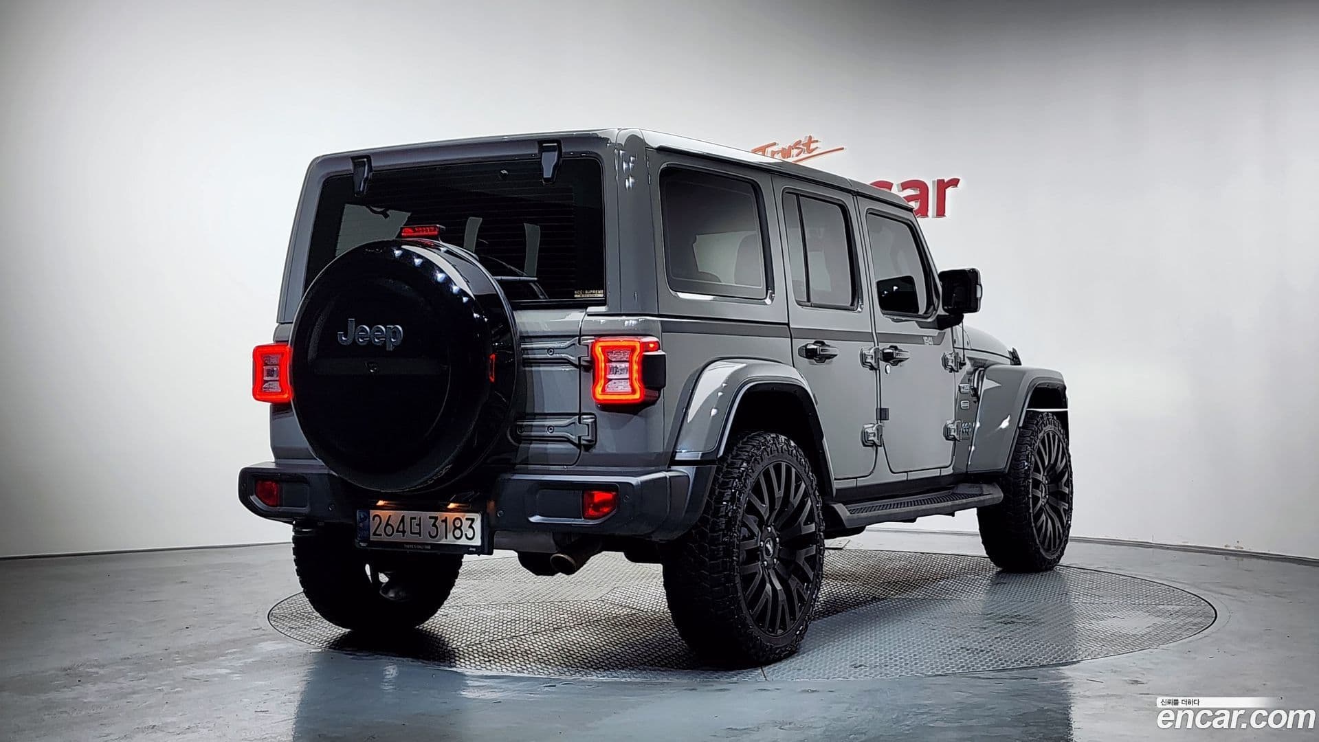 Main__Slider__Photo:Wrangler Jeep 2023.5-1