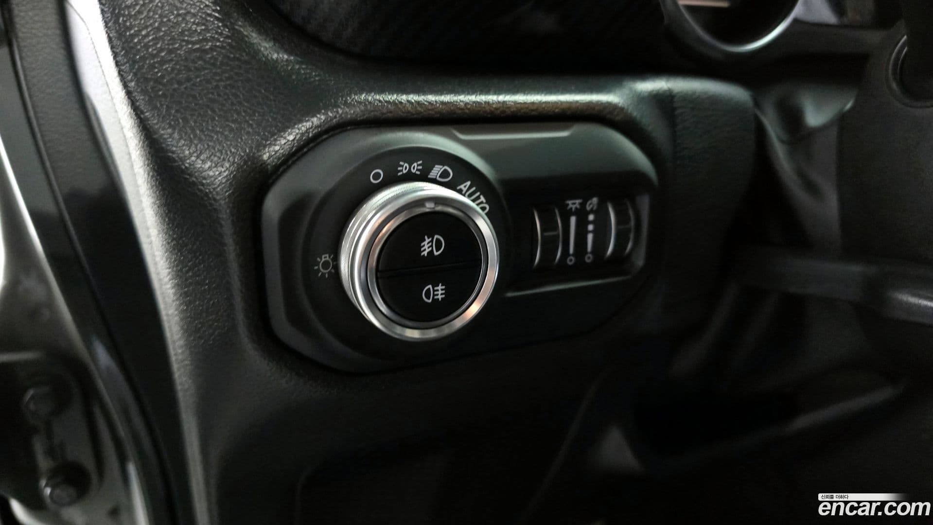 Main__Slider__Photo:Wrangler Jeep 2023.5-17