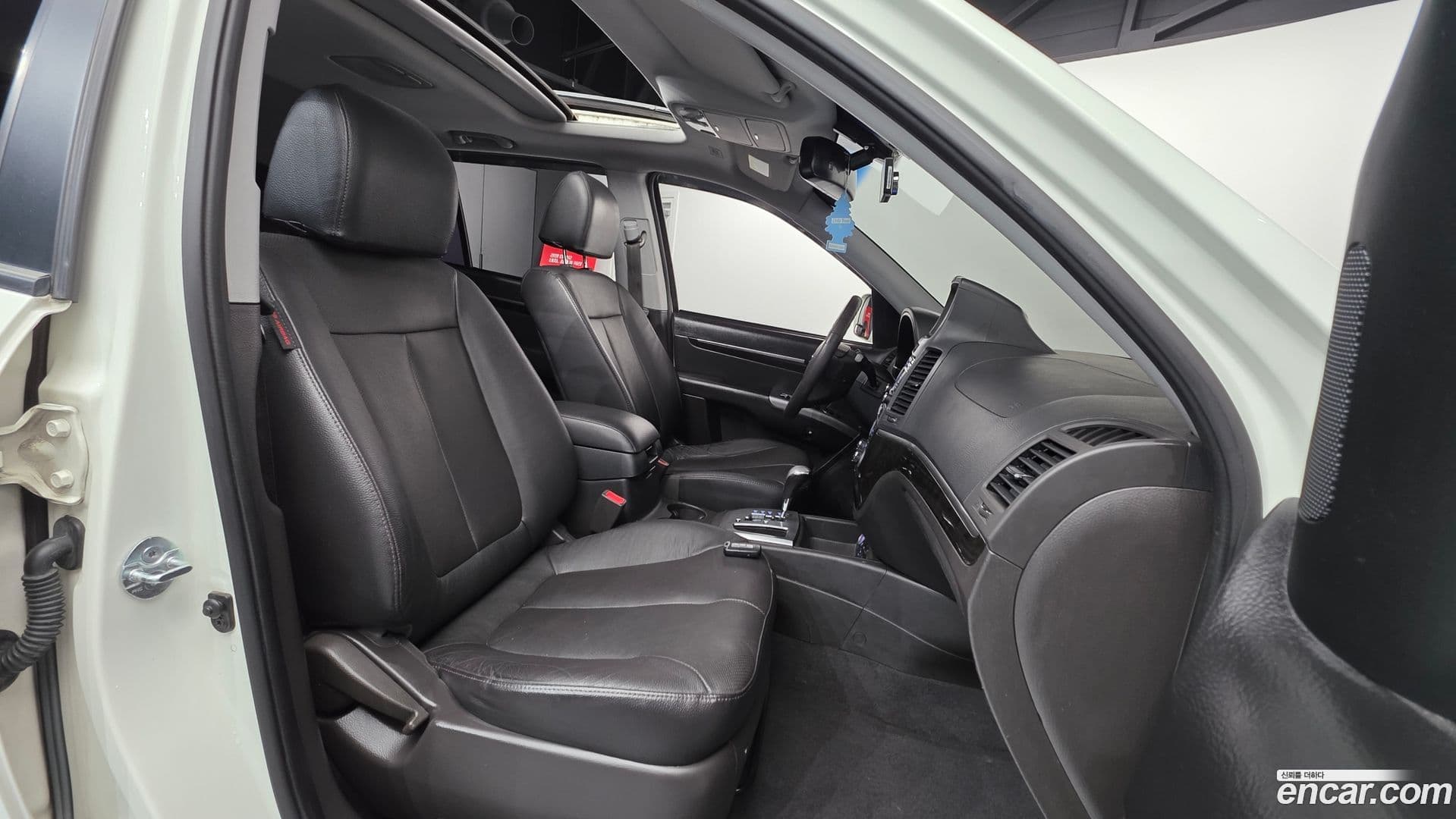 Main__Slider__Photo:Santafe Hyundai 2012.4-9