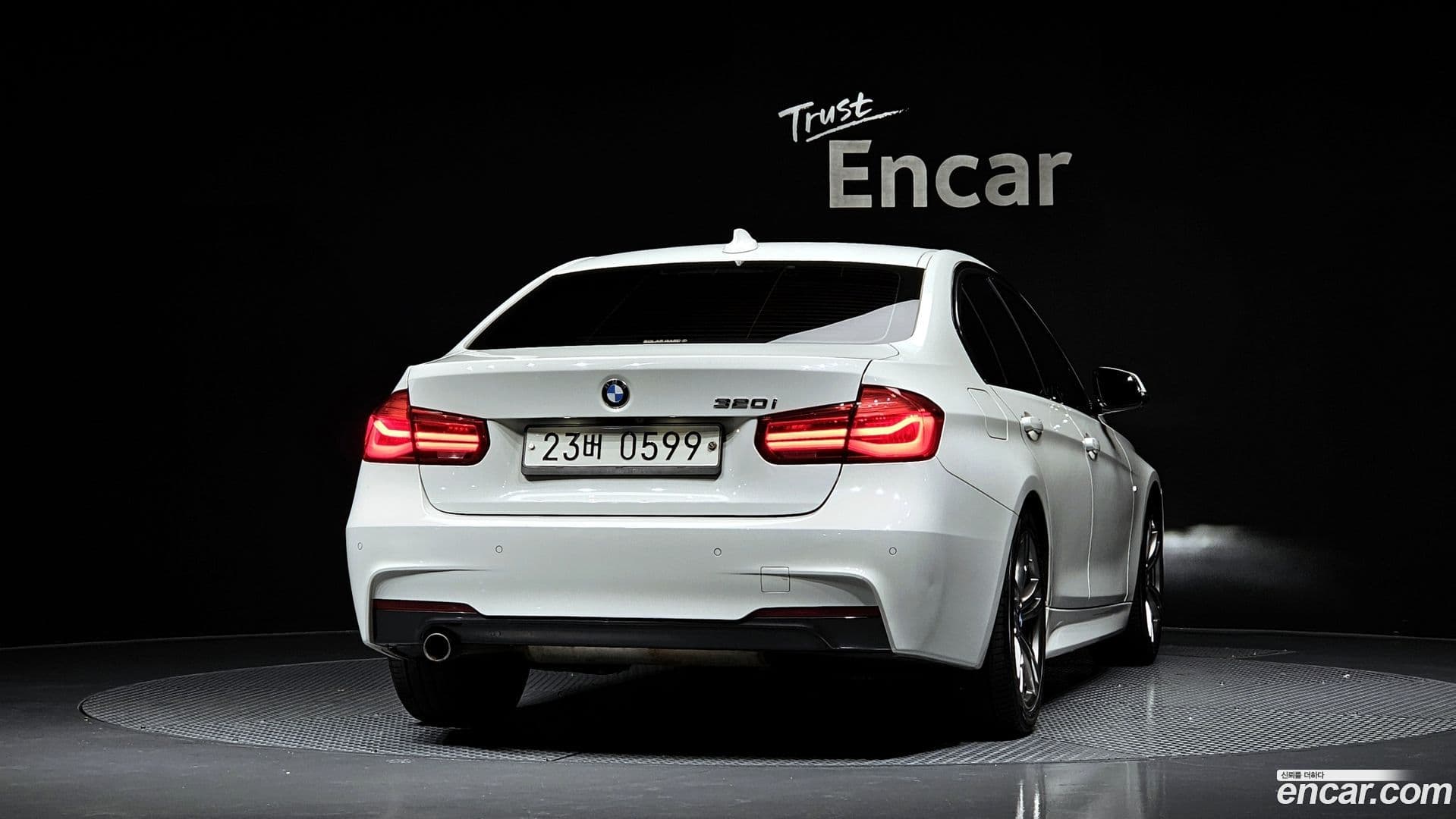 Main__Slider__Photo:3-Series BMW 2016.6-3