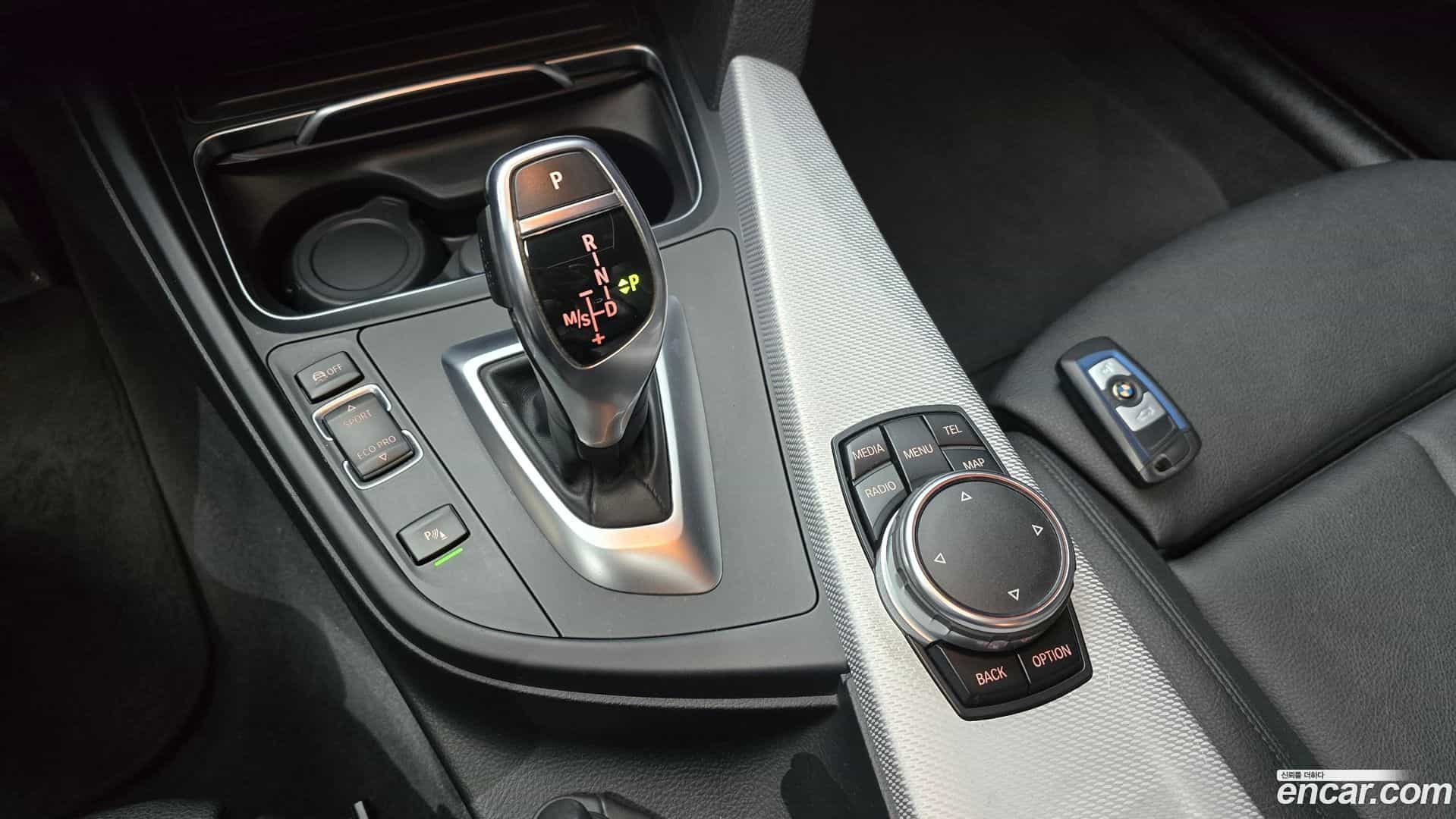 3-Series BMW 2016.6-INNER-009