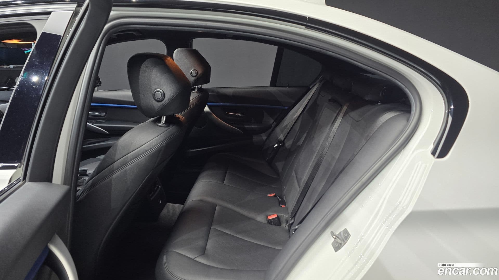 Main__Slider__Photo:3-Series BMW 2016.6-11