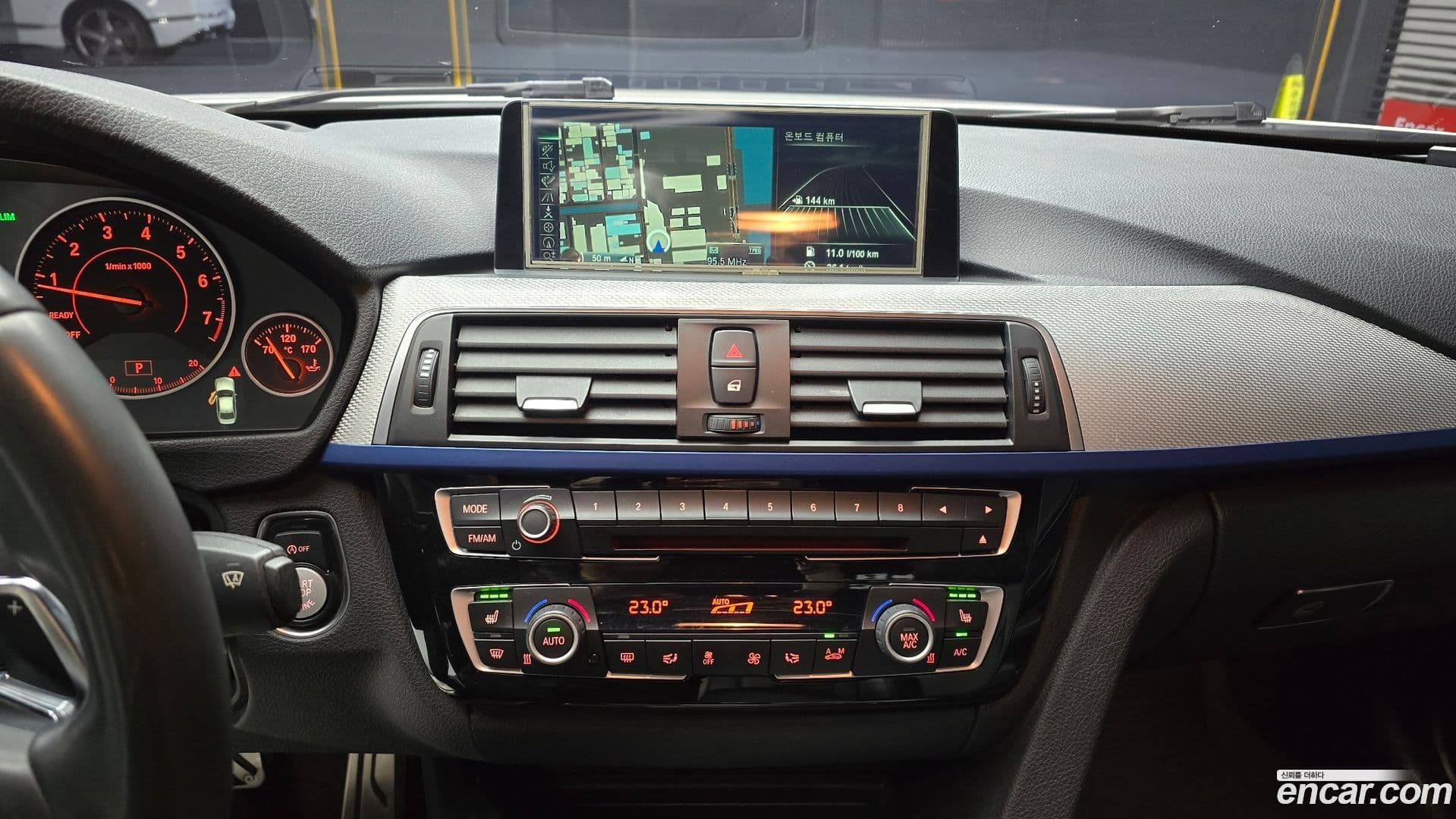 Main__Slider__Photo:3-Series BMW 2016.6-14