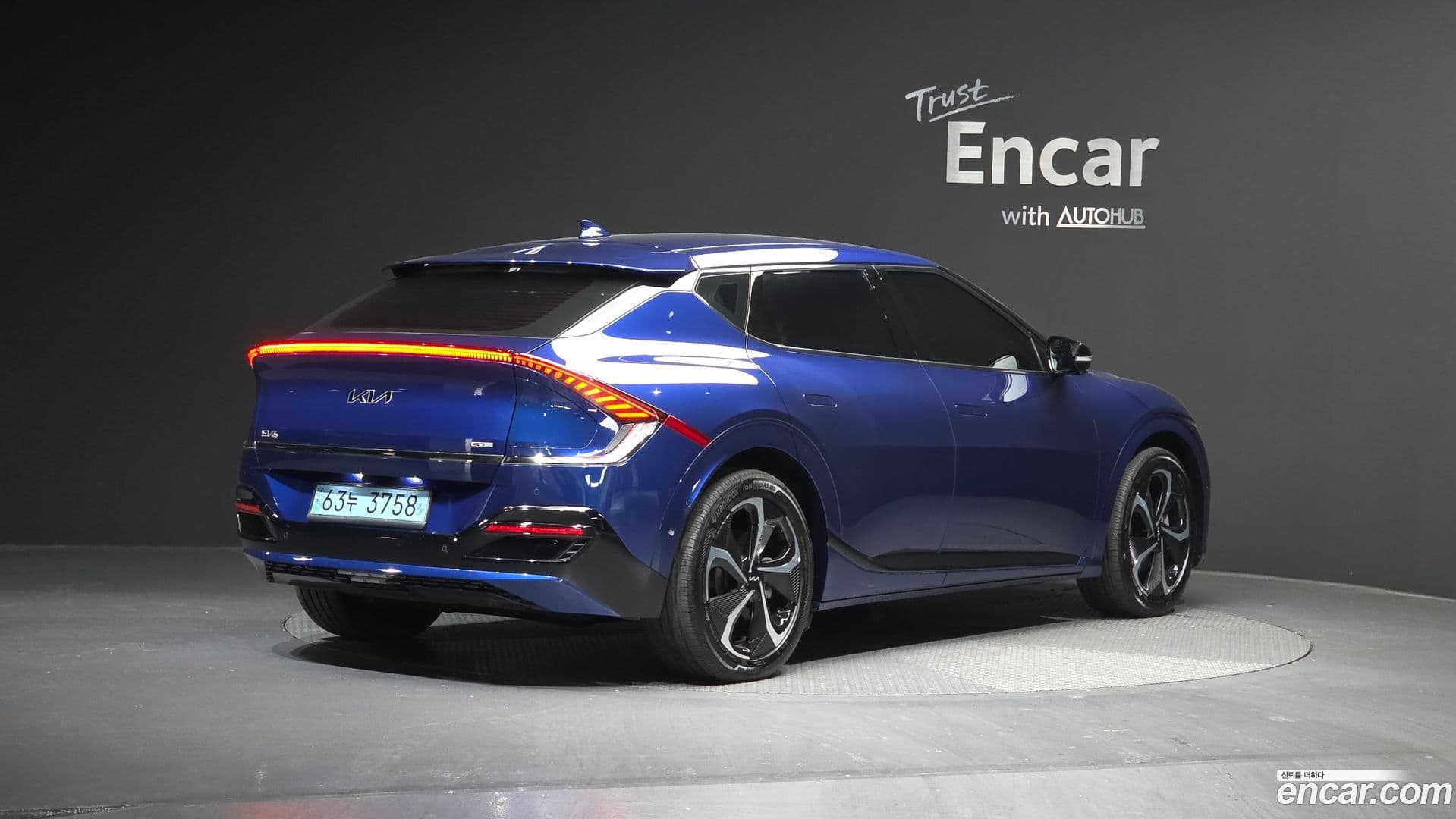 Main__Slider__Photo:EV6 Kia 2021.11-1