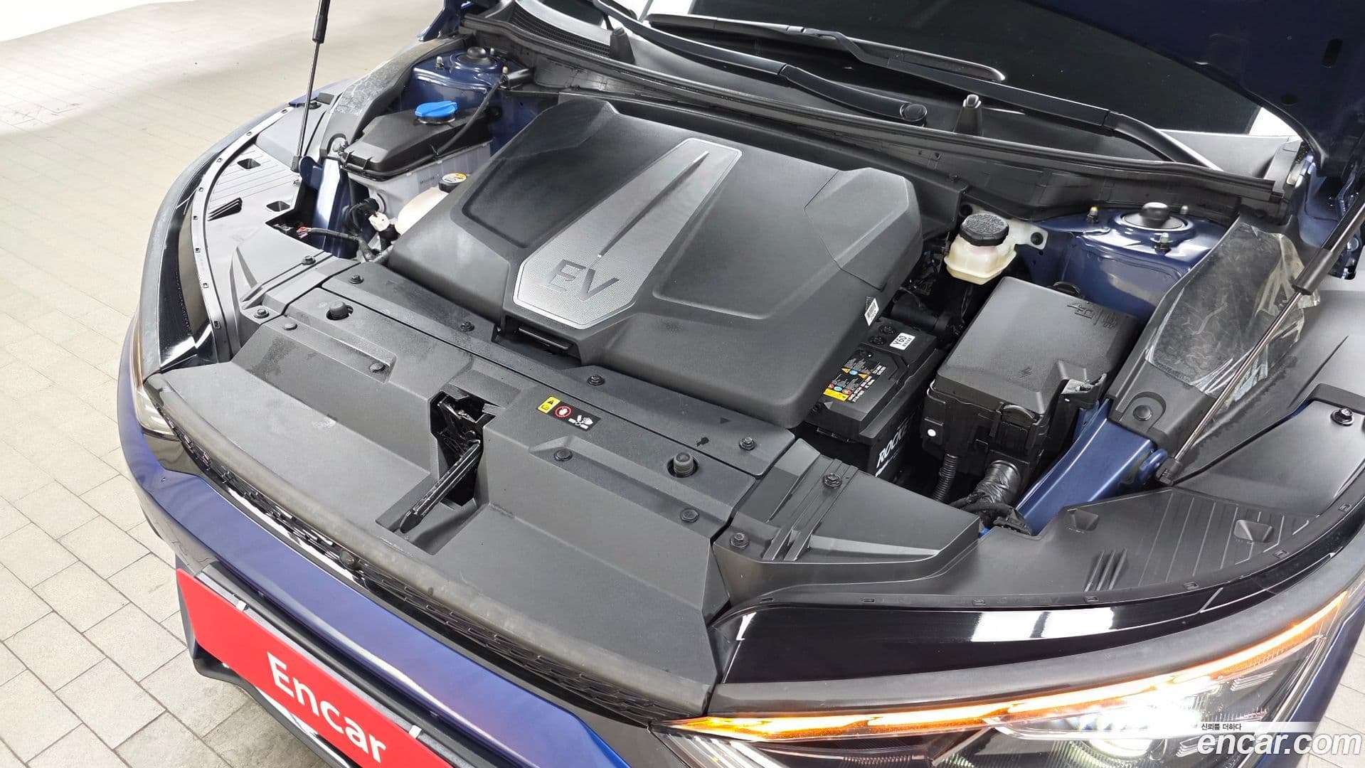 Main__Slider__Photo:EV6 Kia 2021.11-5