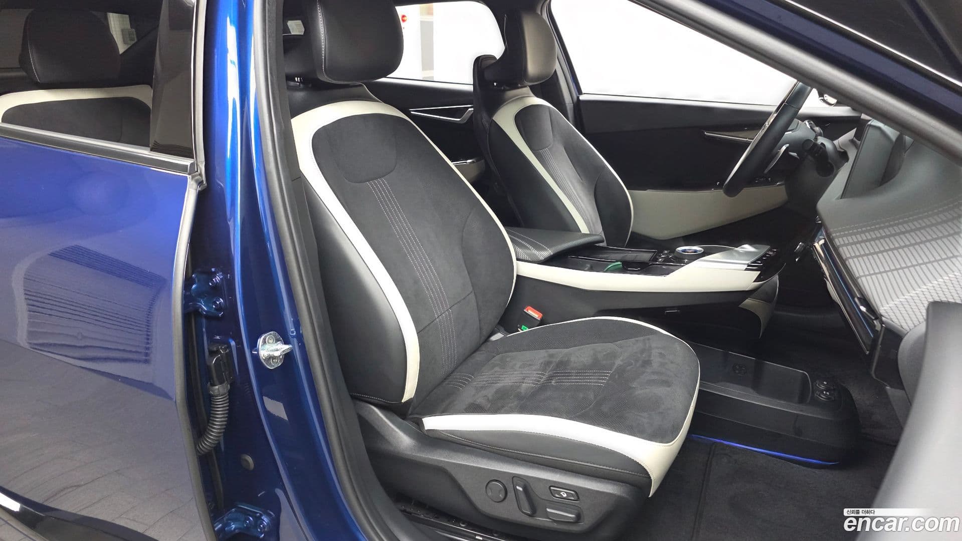 Main__Slider__Photo:EV6 Kia 2021.11-9