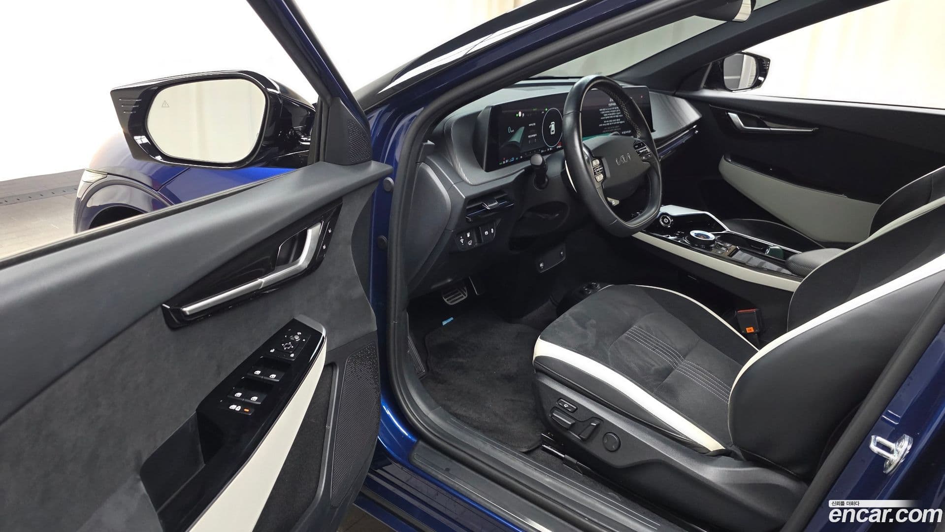 Main__Slider__Photo:EV6 Kia 2021.11-10