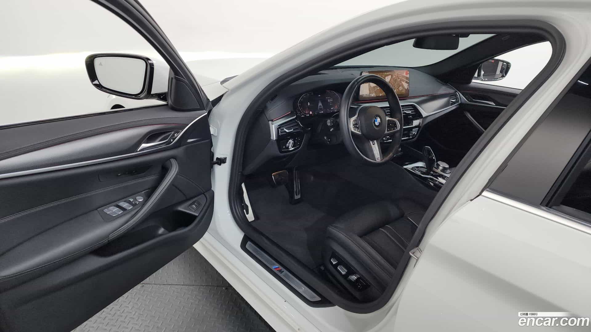 5-Series BMW 2022.10-INNER-010