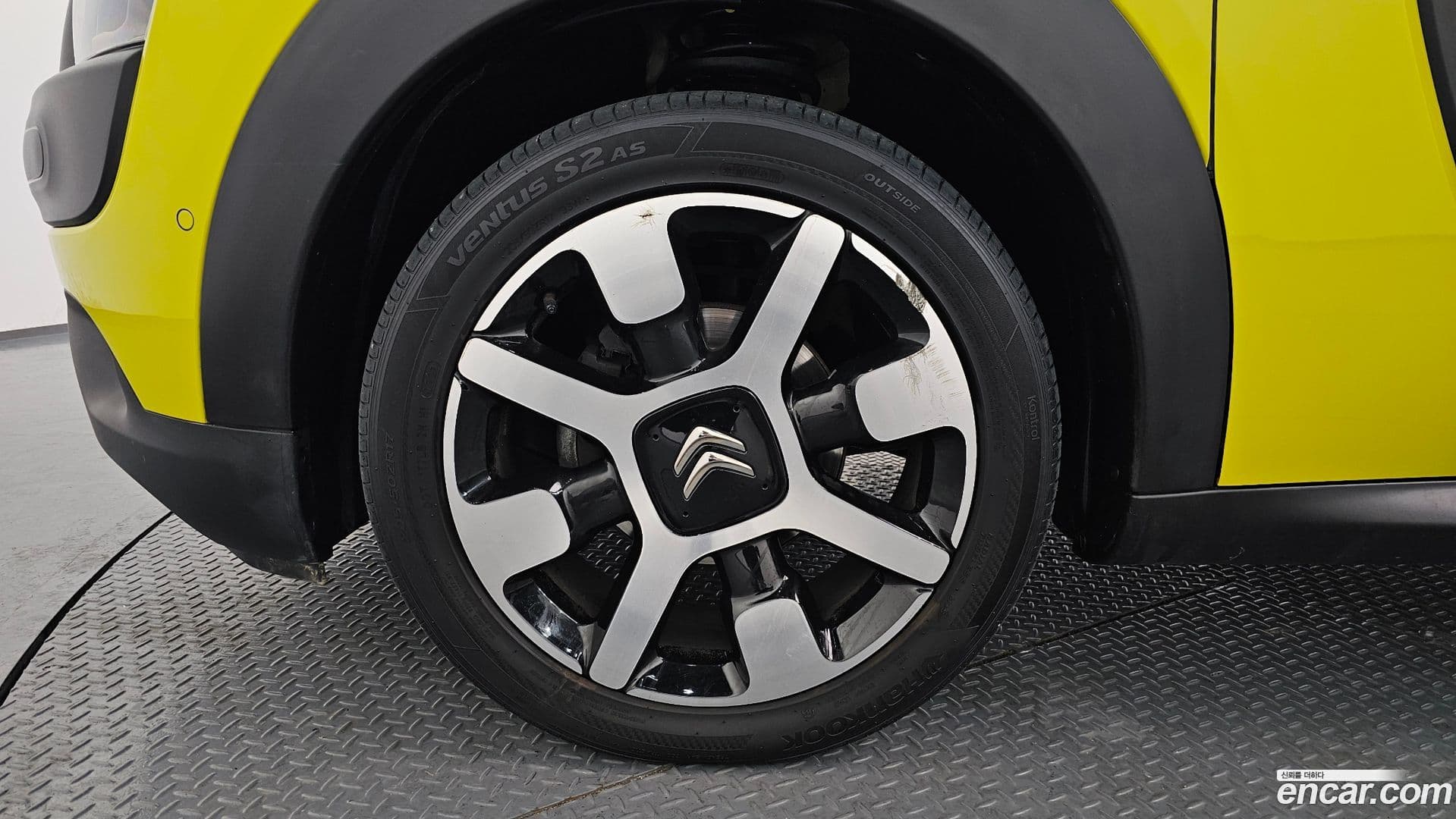 Main__Slider__Photo:C4 CACTUS Citroen-DS 2017.11-4