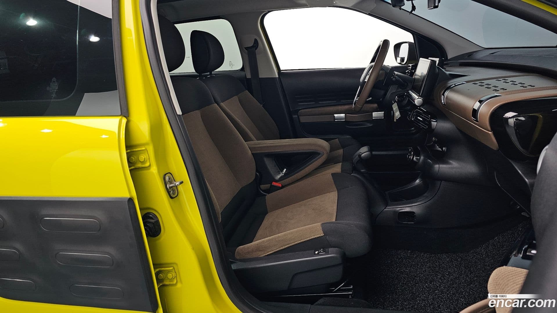 Main__Slider__Photo:C4 CACTUS Citroen-DS 2017.11-9