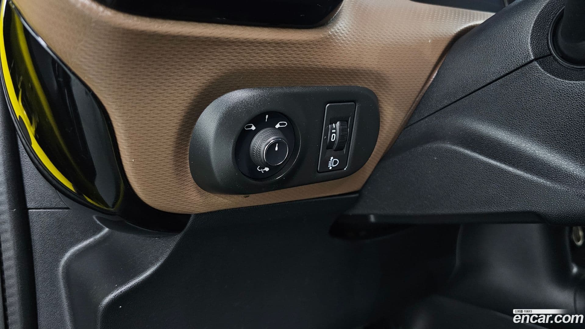 Main__Slider__Photo:C4 CACTUS Citroen-DS 2017.11-17