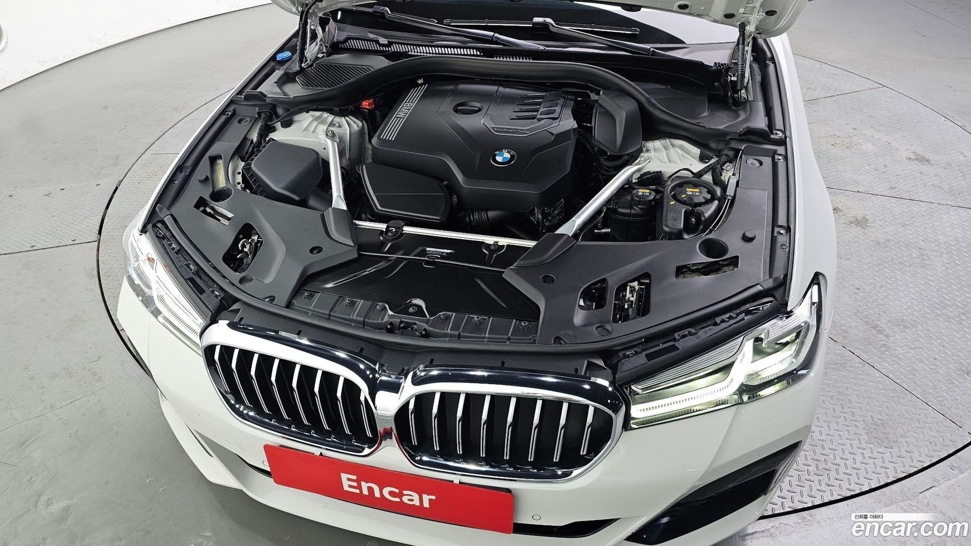 Main__Slider__Photo:5-Series BMW 2022.8-5