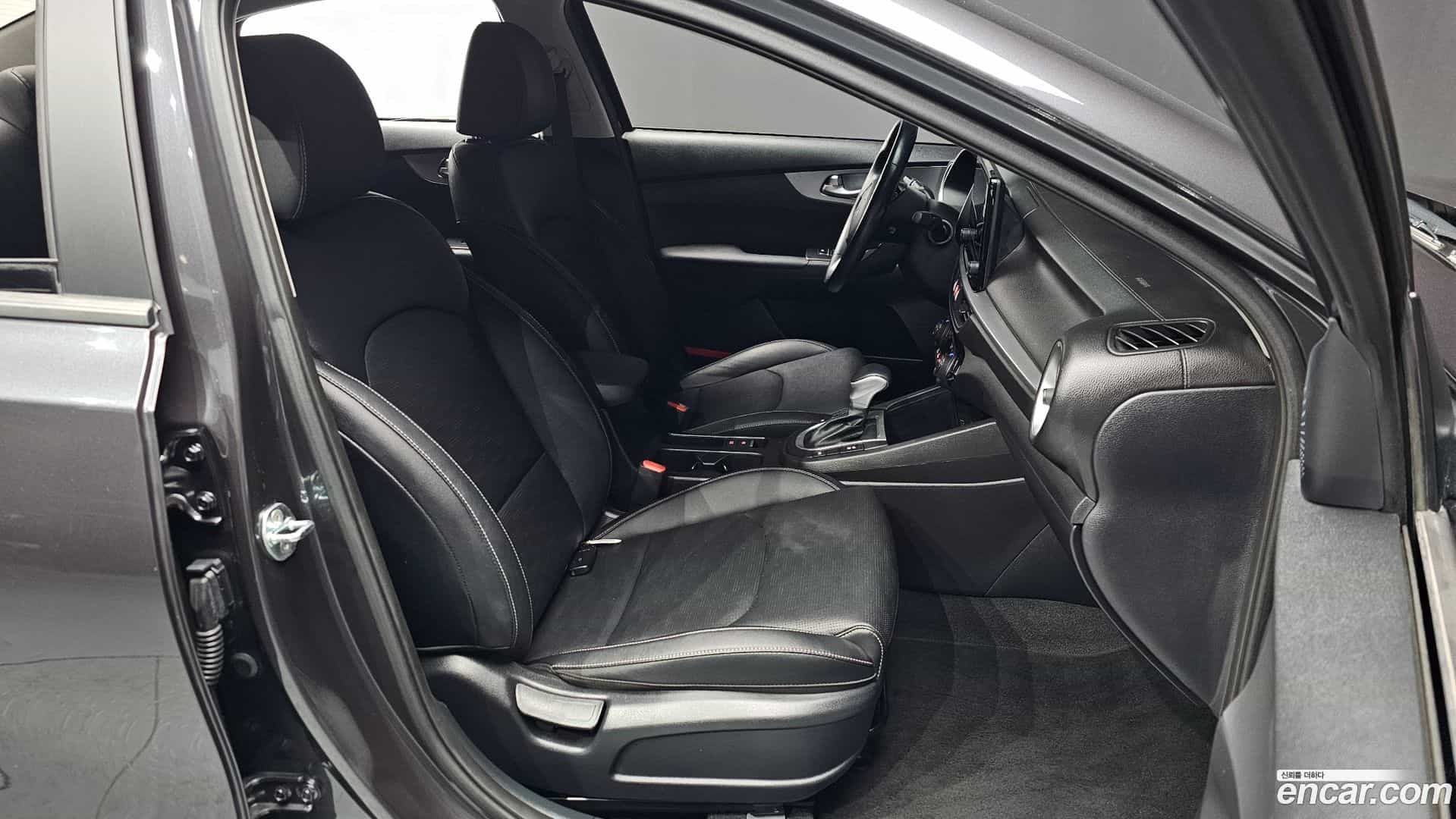 K3 Kia 2022.7-OPTION-016