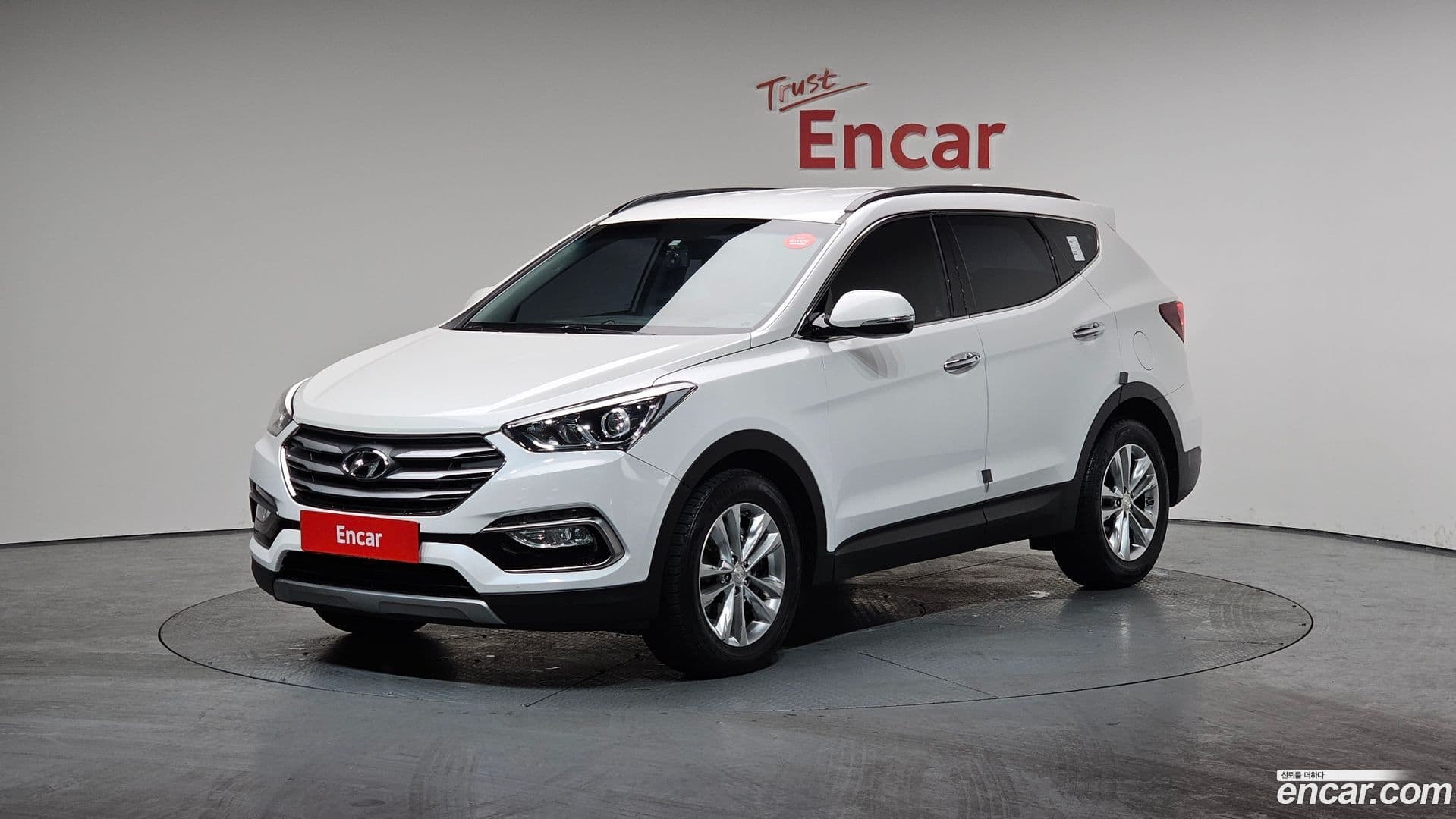 Main__Slider__Photo:Santafe Hyundai 2015.11-0