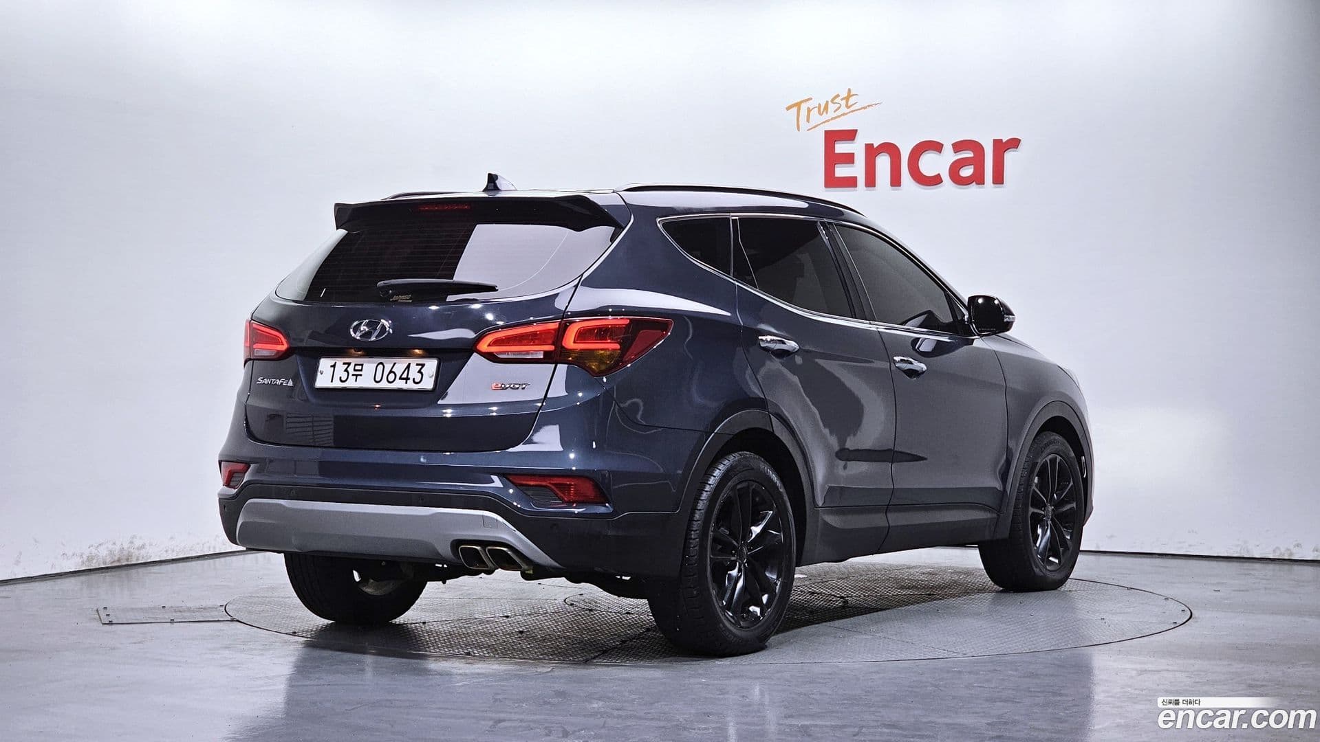 Main__Slider__Photo:Santafe Hyundai 2015.9-1