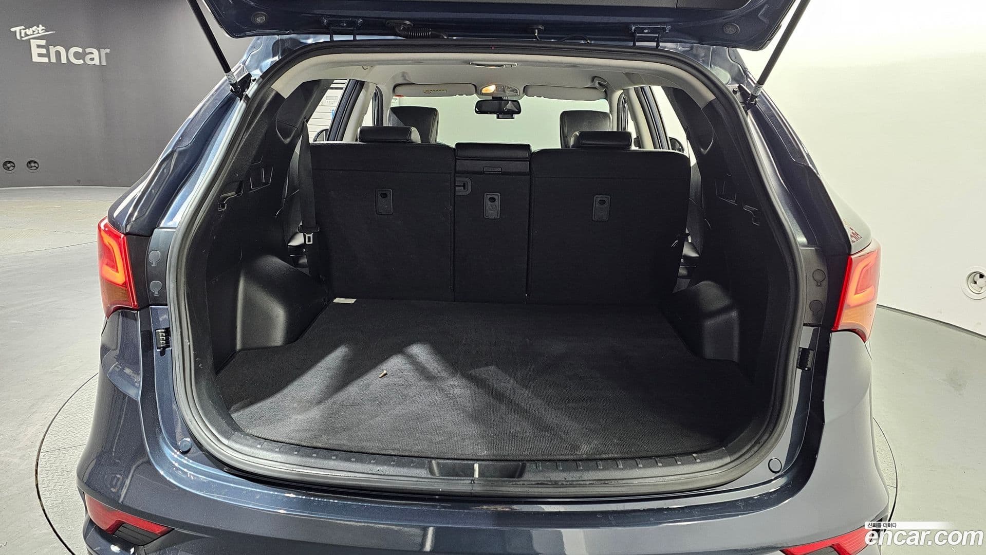 Main__Slider__Photo:Santafe Hyundai 2015.9-19