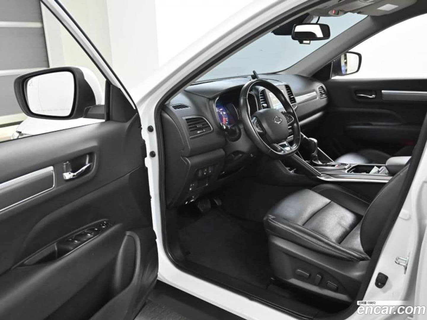 Main__Slider__Photo:QM6 Renault-KoreaSamsung 2019.2-10