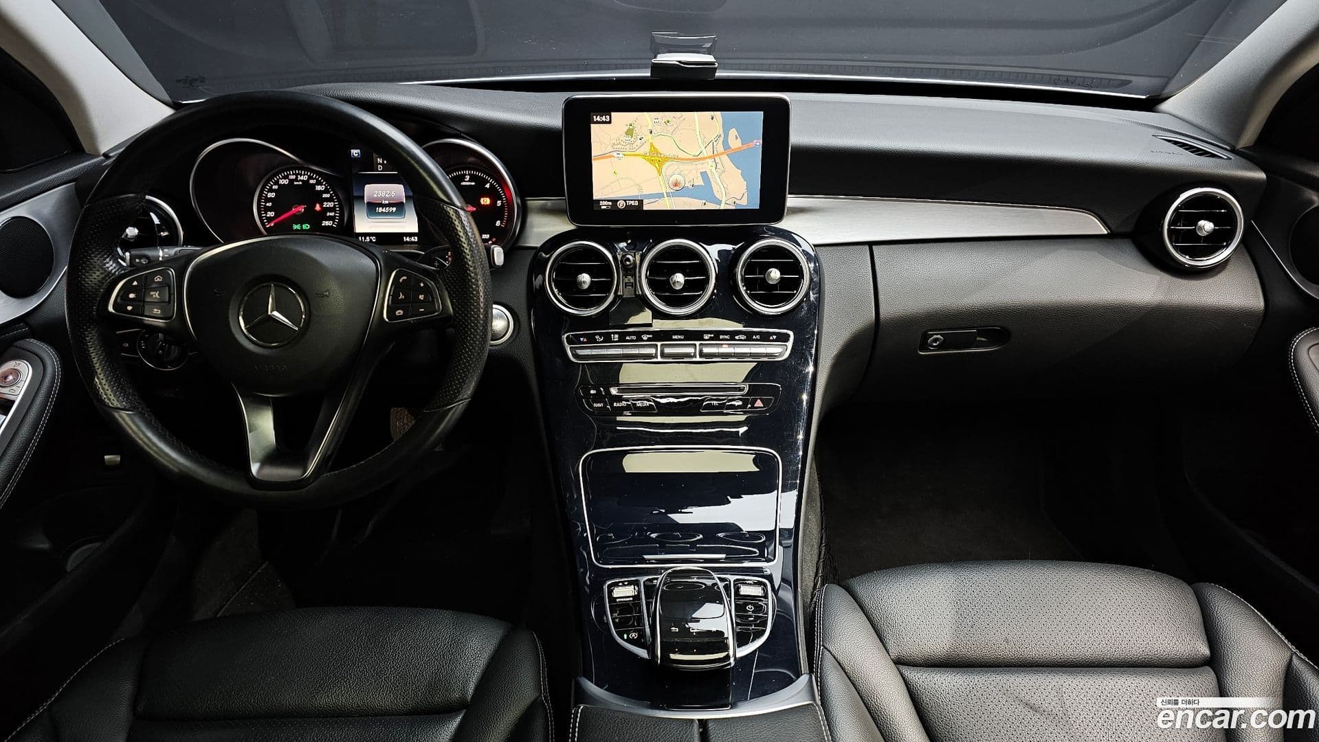 Main__Slider__Photo:C-Class Mercedes-Benz 2015.11-6